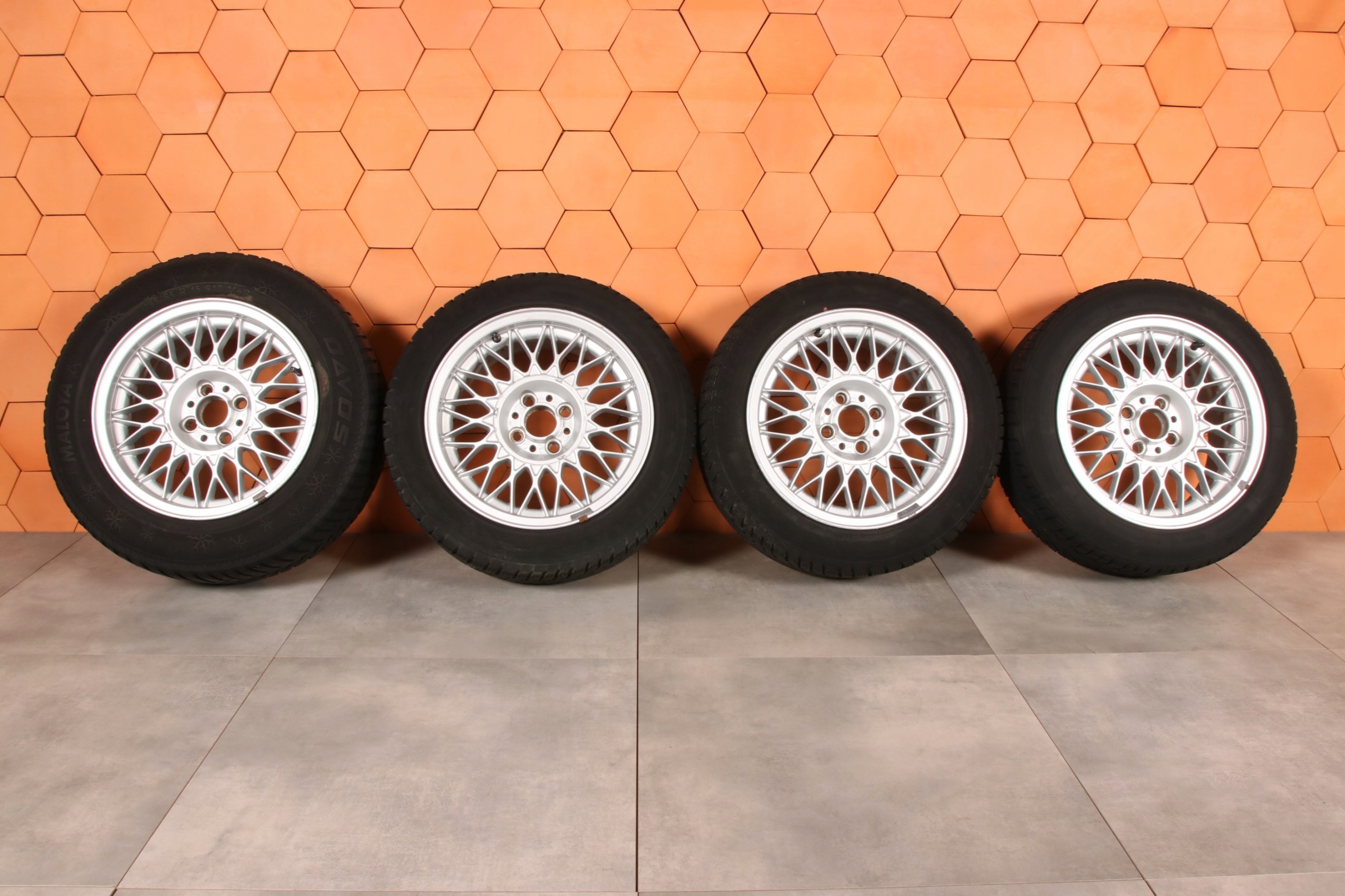 BMW 3 E30 Z1 E30 ORYGINALNE disc wheels 15" 7J 4X100 1179066