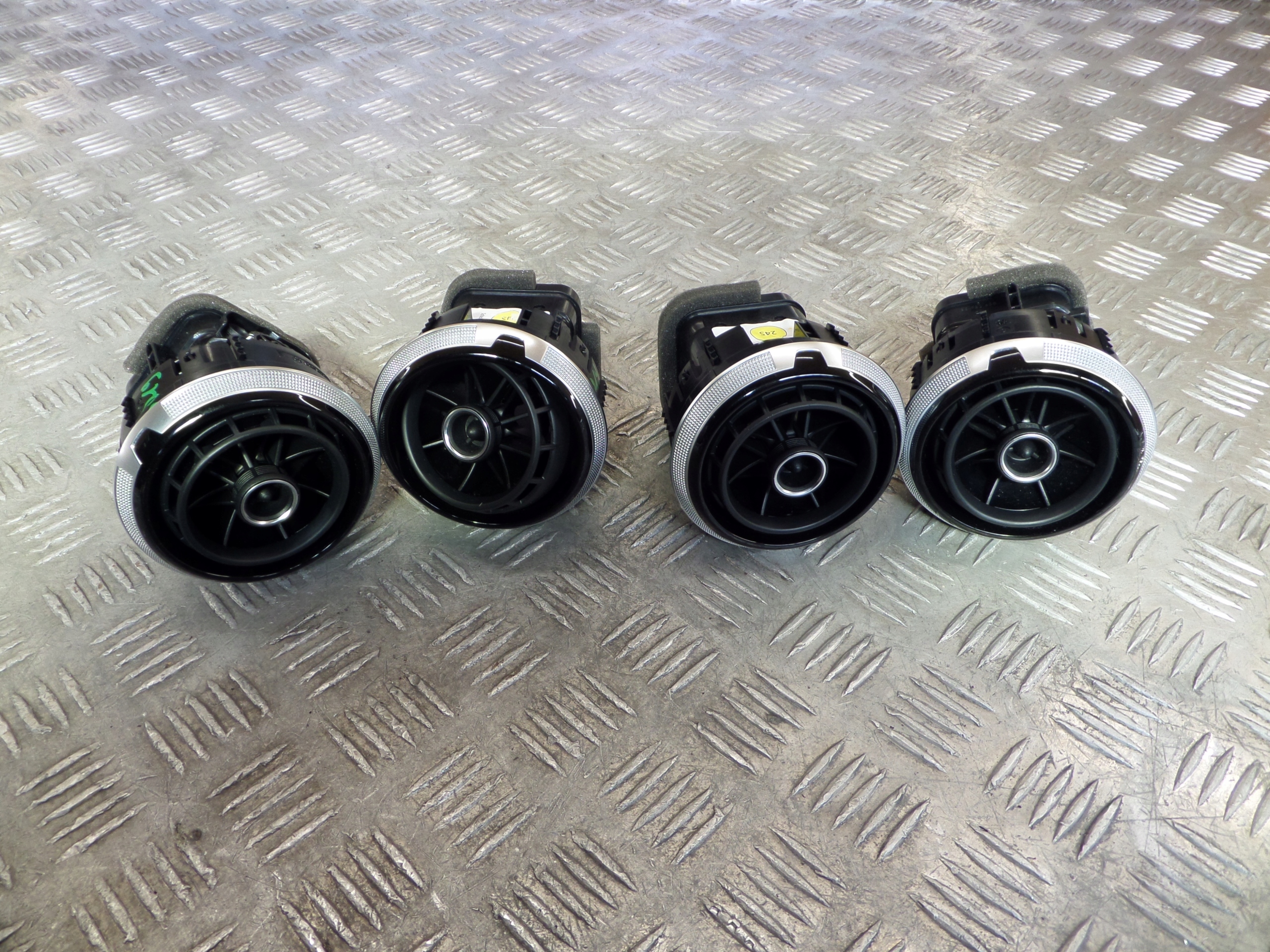 grid air conditioning devices AUDI A3 8V 8V0820901