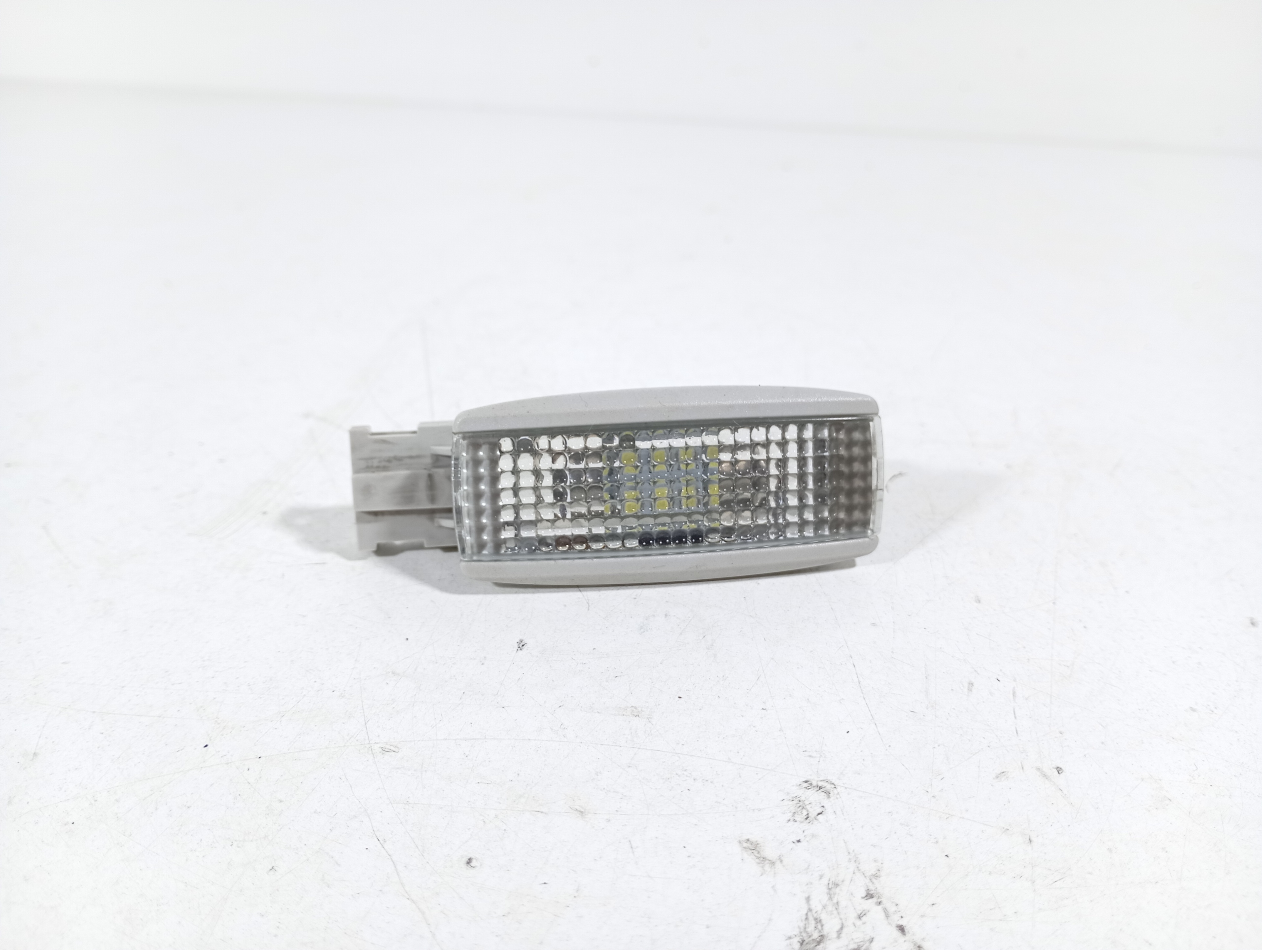 VW PASSAT B5 00-05 OSWIETLENIE cabs light inner OE 3B947113