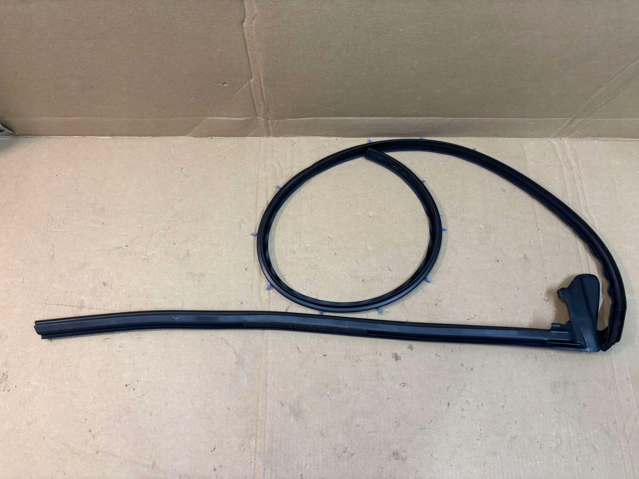 USZCZELK door left front PORSCHE CARRERA 911 991 991025477