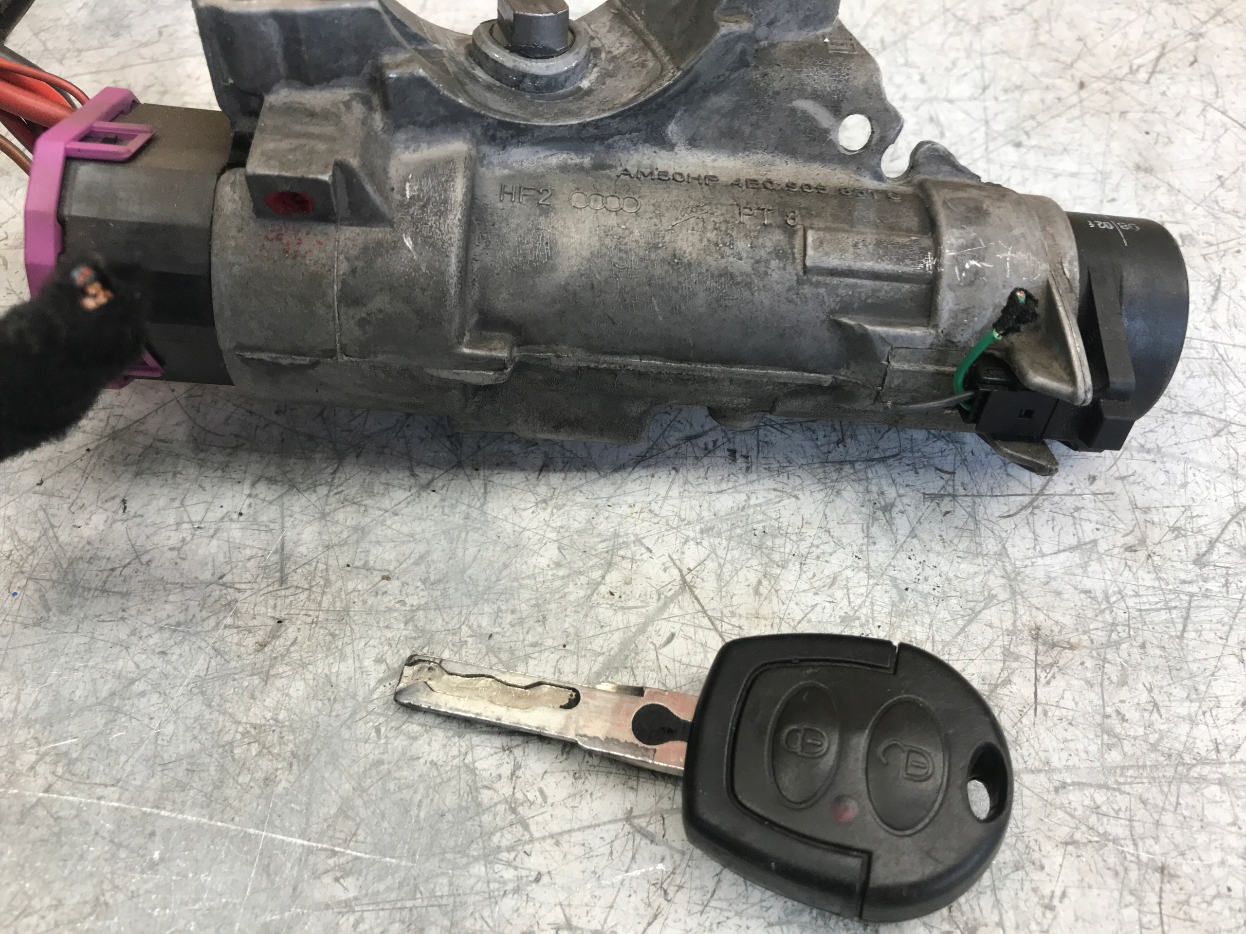 ignition + key SKODA FABIA and 4B0905851C