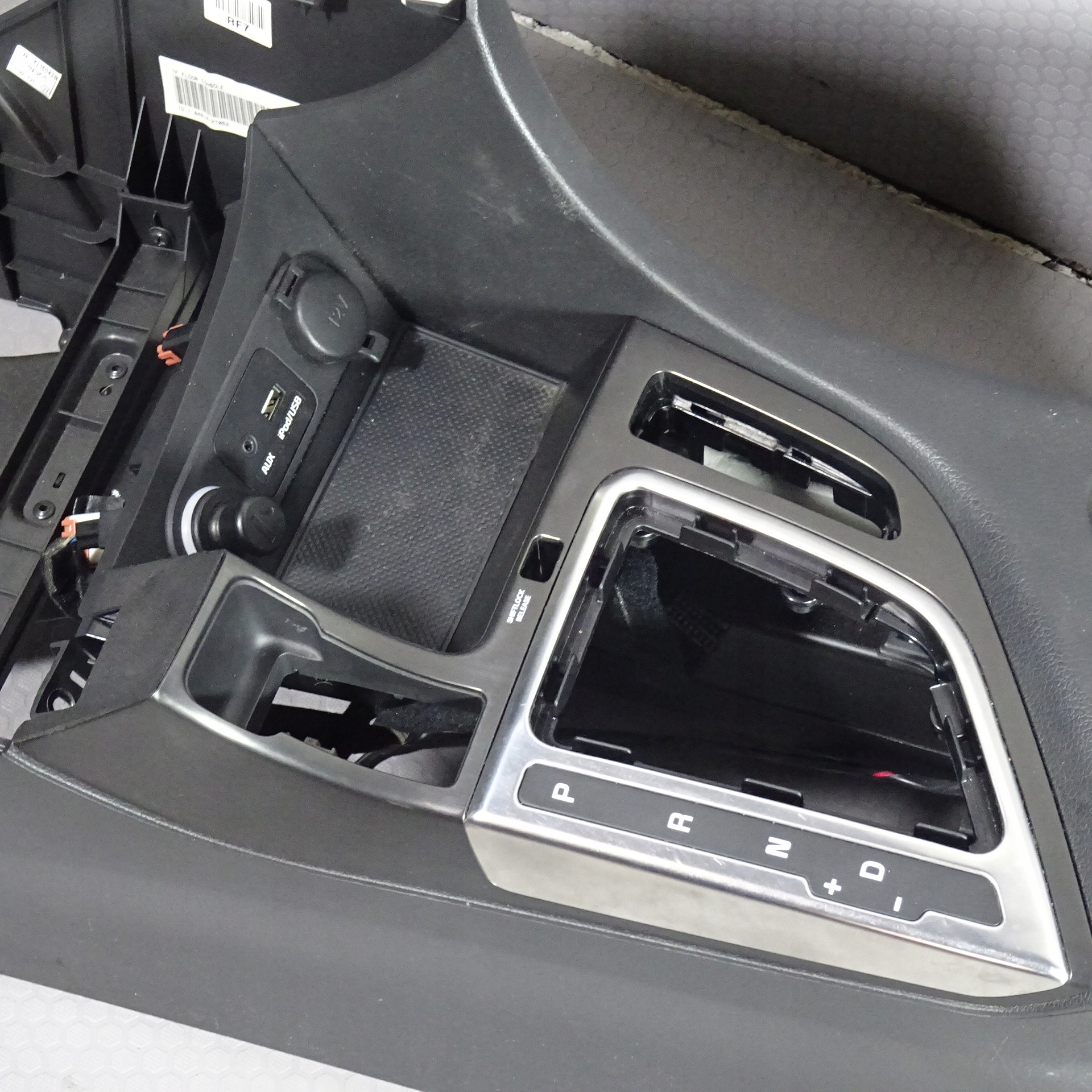 KIA OPTIMA III LIFT TUNEL central