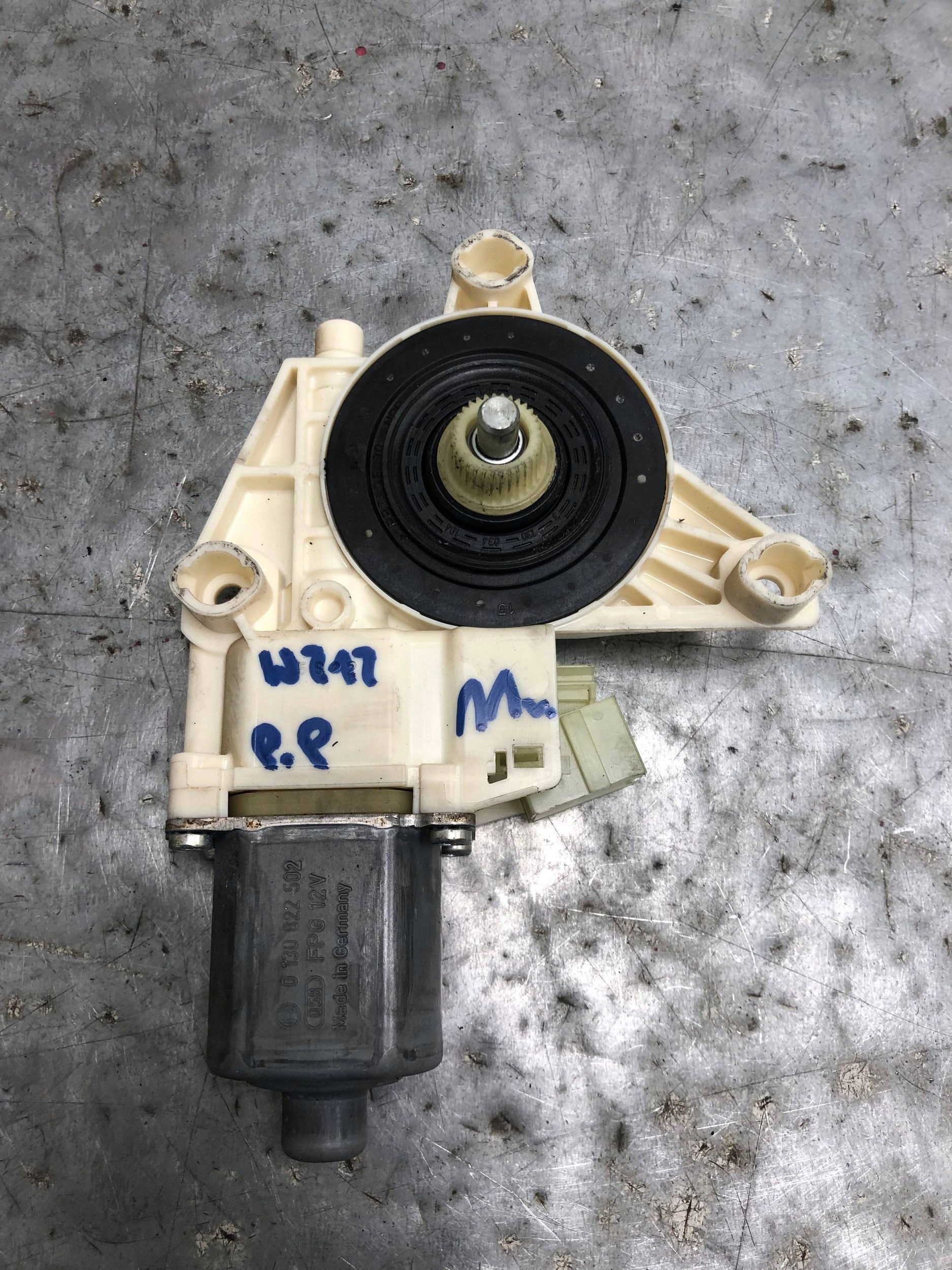 mini motor windows right front MERCEDES W212 A2048200242