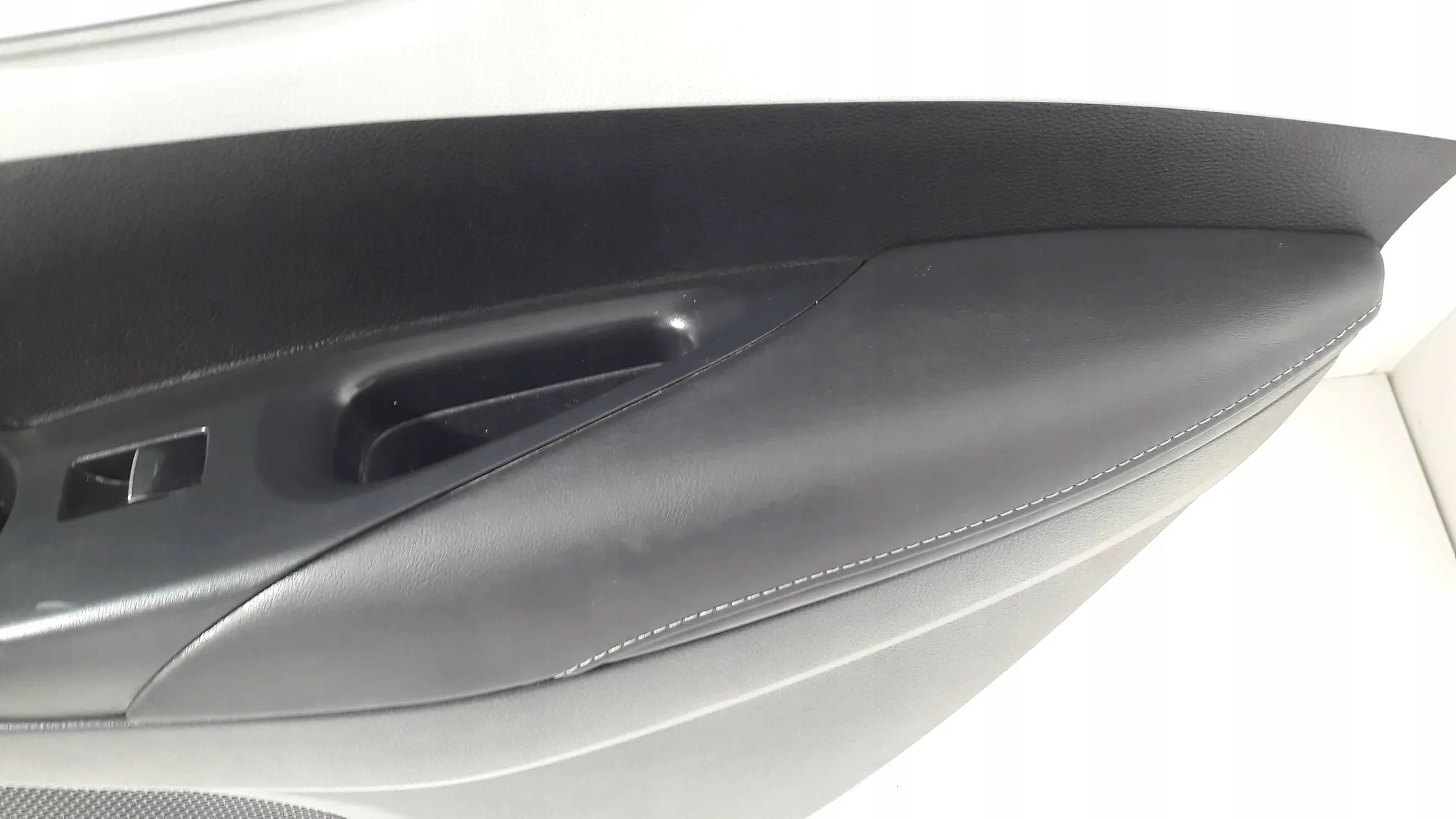 Toyota Corolla E21 side door 67613-026640 right rear Hatchback (ET17)