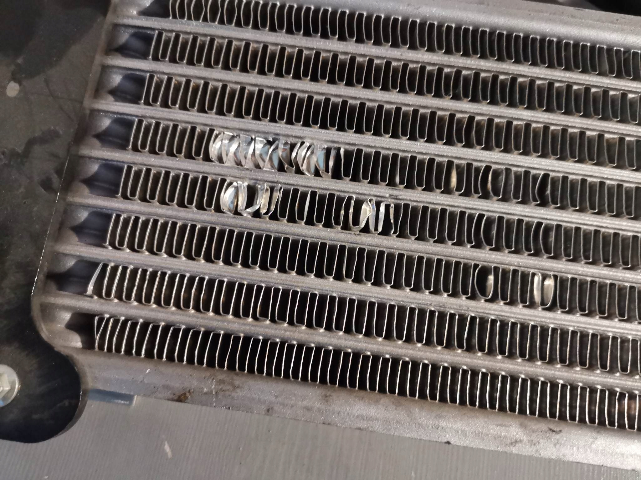 Chłodnica oleju PERKINS CAT z mocowaniem 4684688 Producent części Perkins