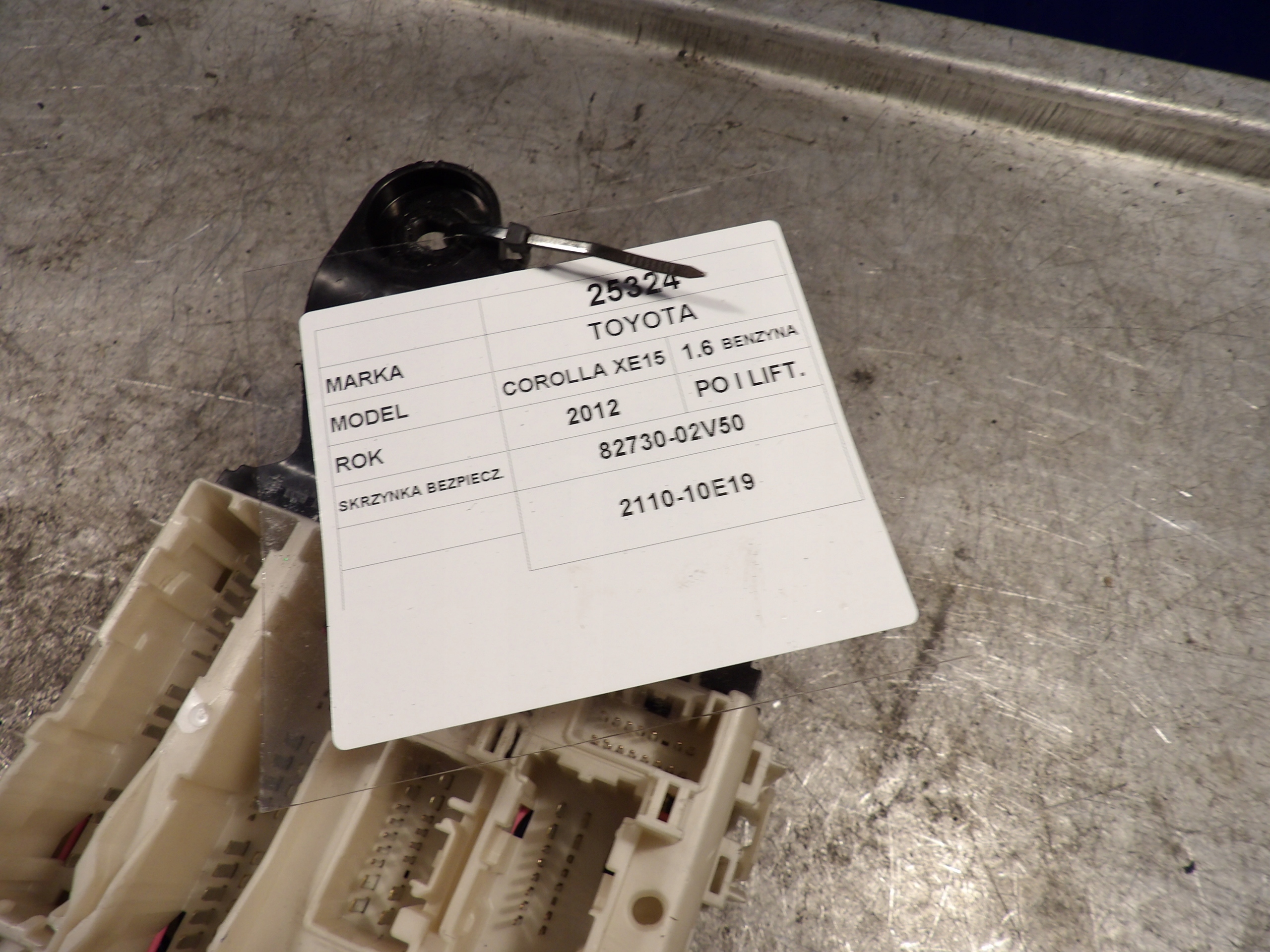 TOYOTA COROLLA E15 MODULE FUSIBLES 2110-10E19