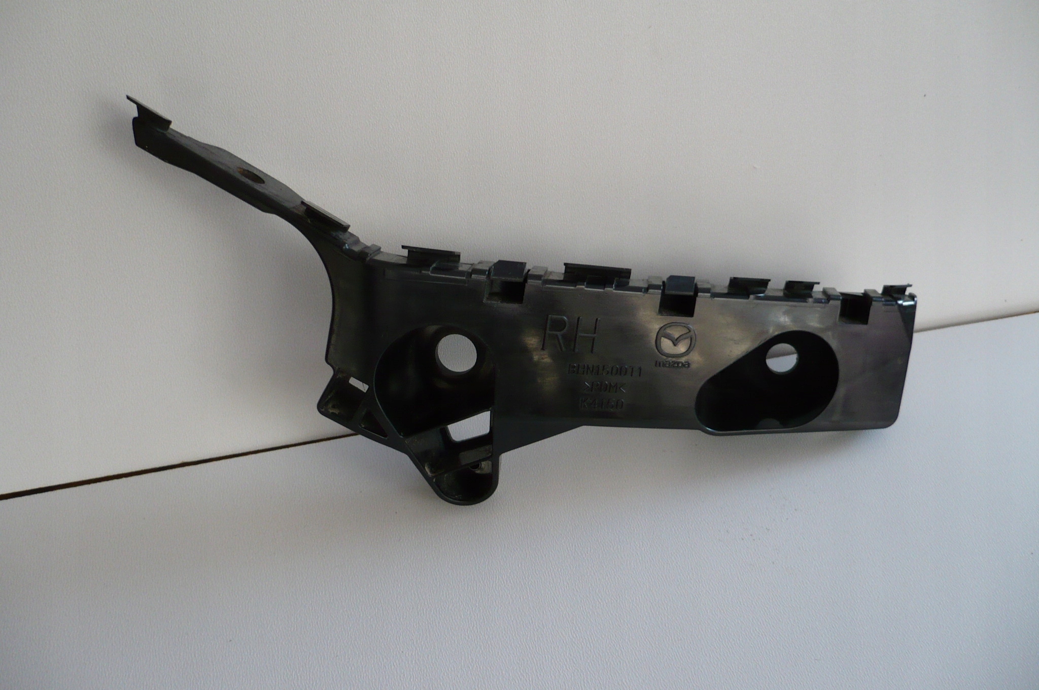 MAZDA 3 III BM 2013-18 bumper bracket right front
