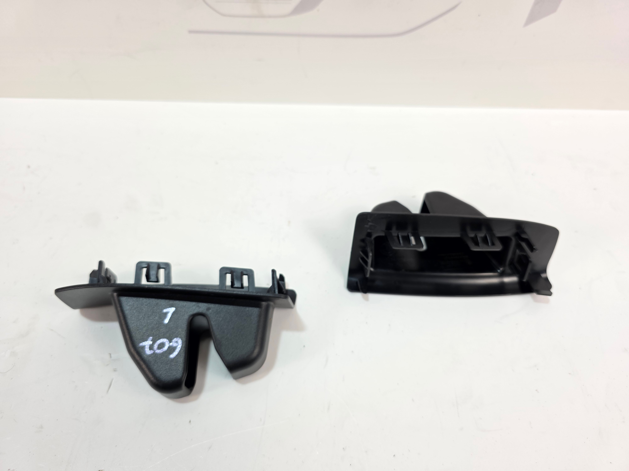 cover RYGLA left BMW X7 G07 LCI 7481107