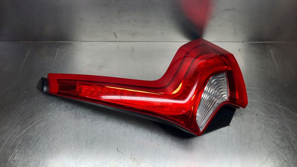 LAMPA TYŁ TYLNA PRAWA 31214964 VOLVO V60 10-18R