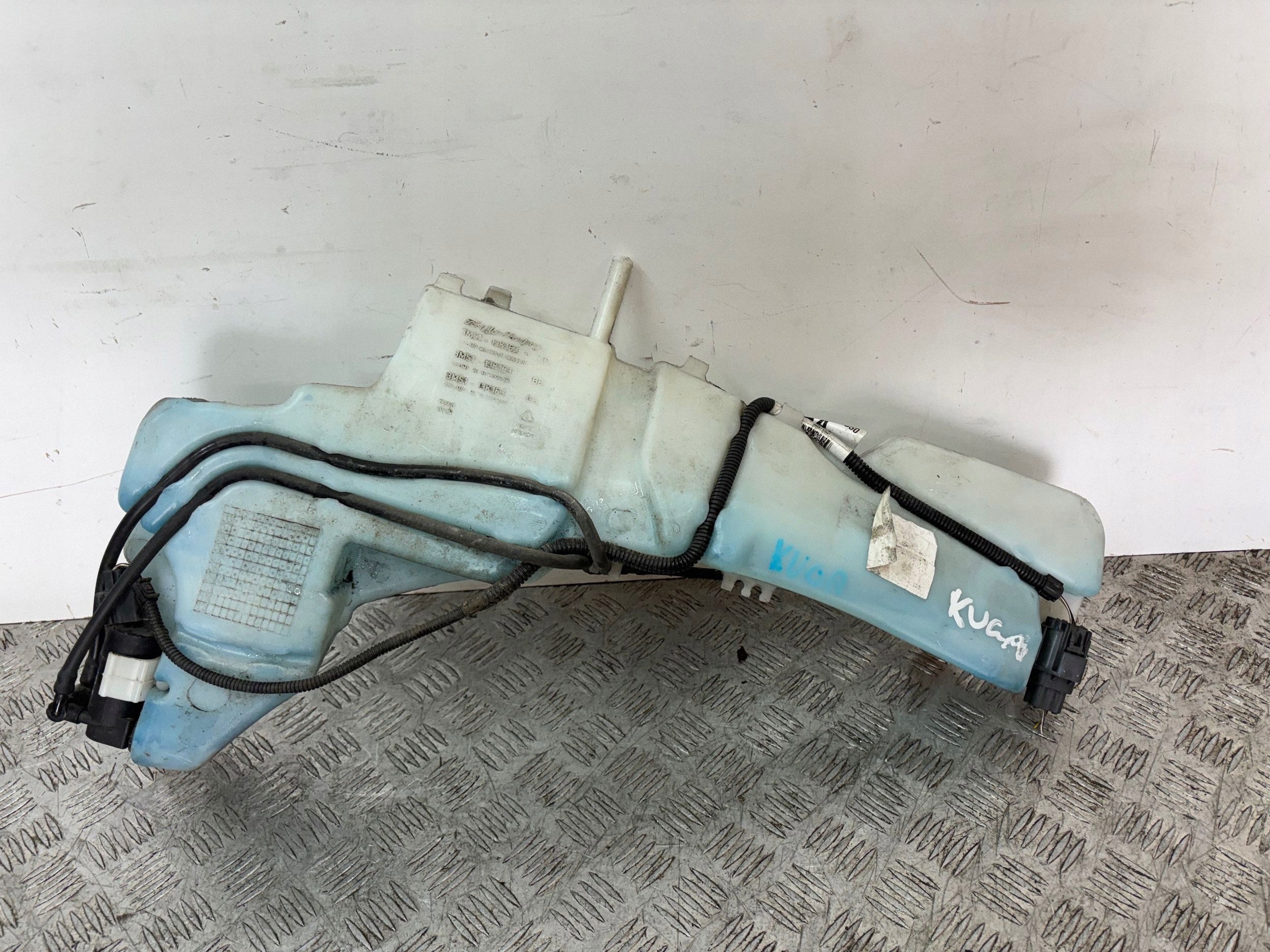 washer fluid tank FORD KUGA and 3M5113K163