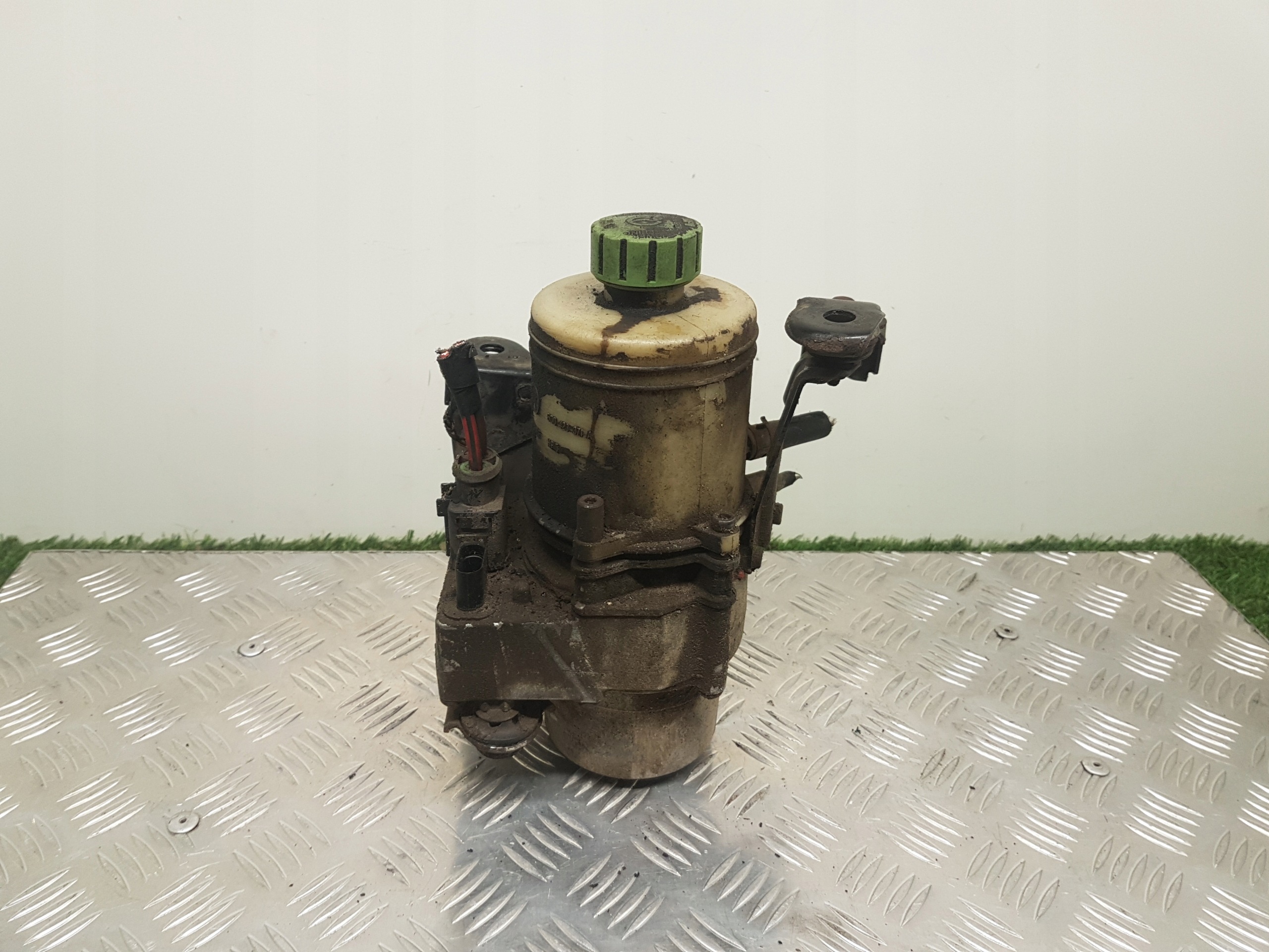 servo pump electrical VOLKSWAGEN POLO 4 6Q0423371A