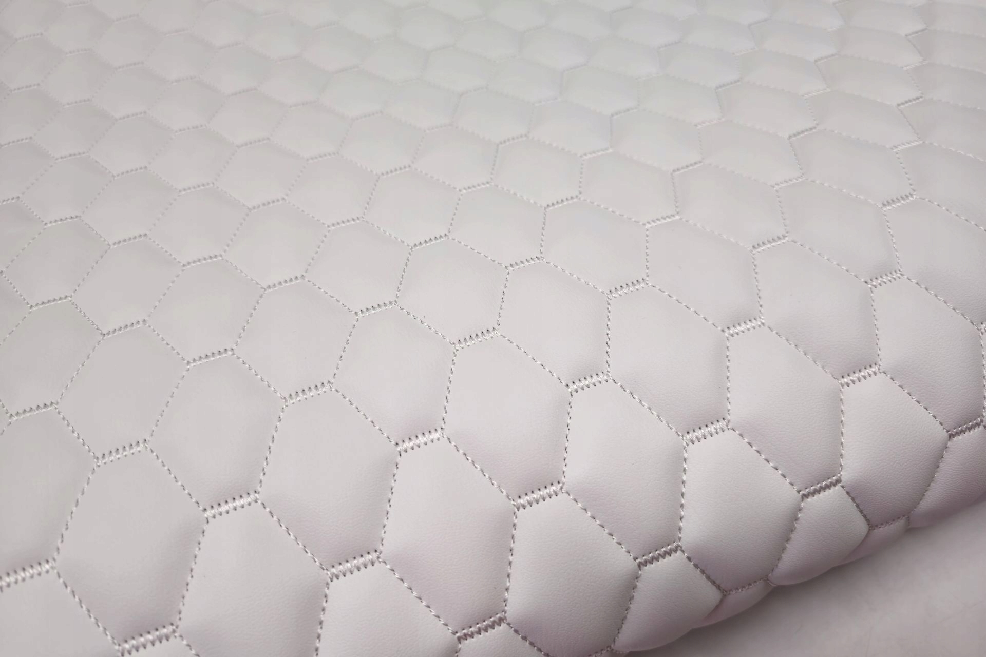 DIAMOND - EKOSKÓRA SKAJ PIKOWANA TKANINA WODOODPORNA DO ŁODZI I JACHTÓW Marka Modeco