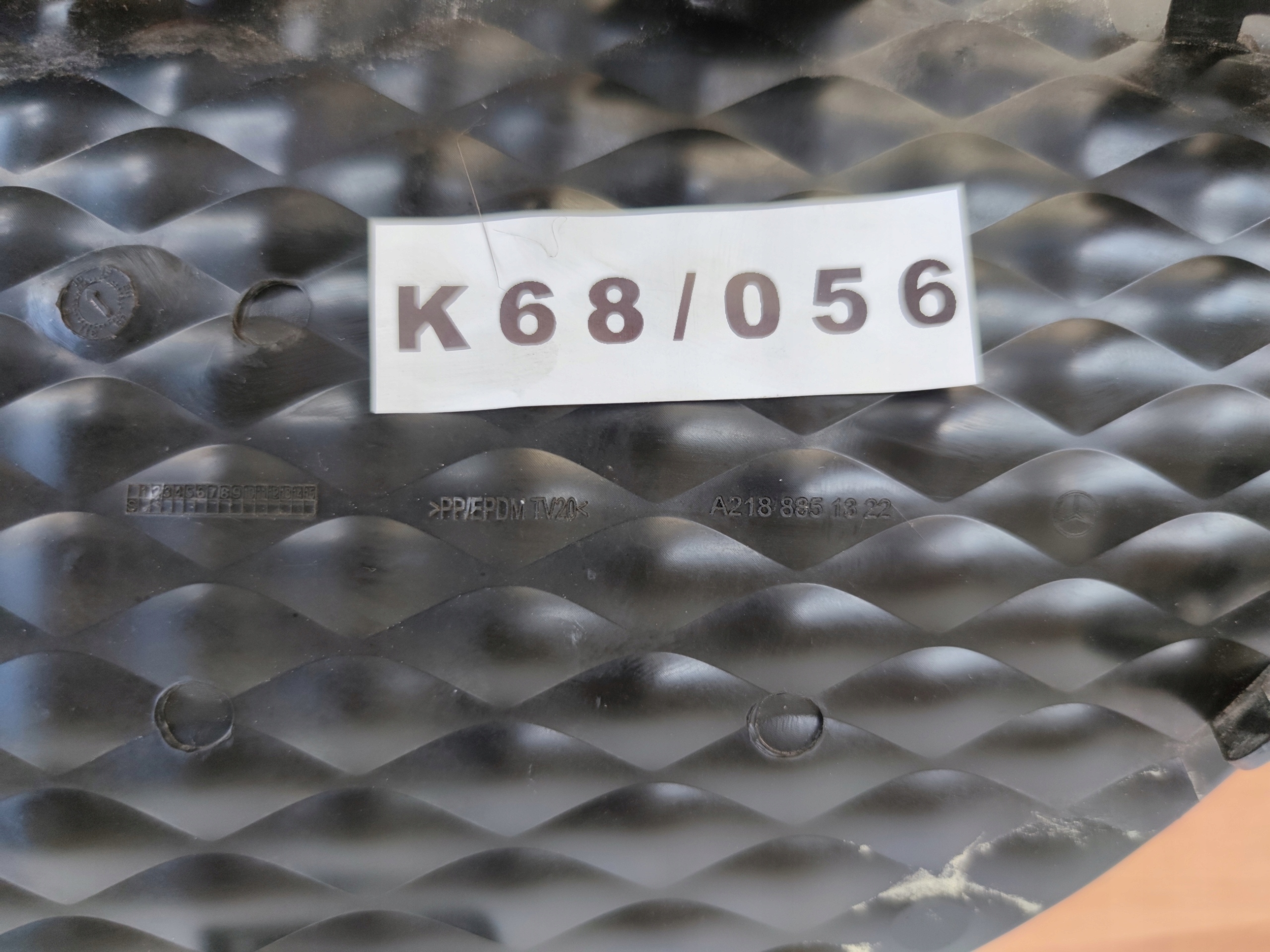 MERCEDES CLS 218 FL left grid of a bumper spoiler