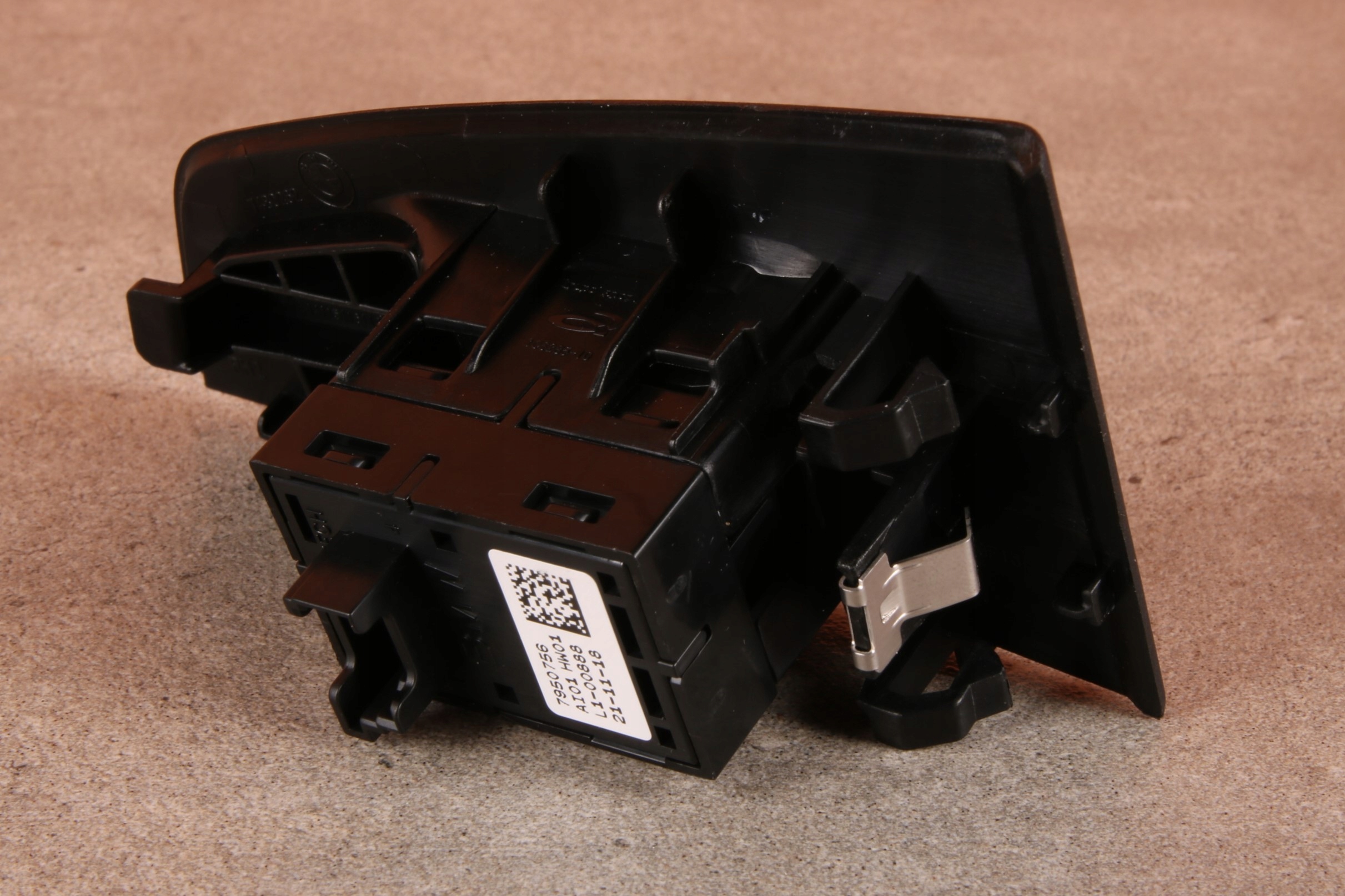 BMW 1 F40 2 F44 PANEL switch switch windows right PRAWEJ rear part 7950756