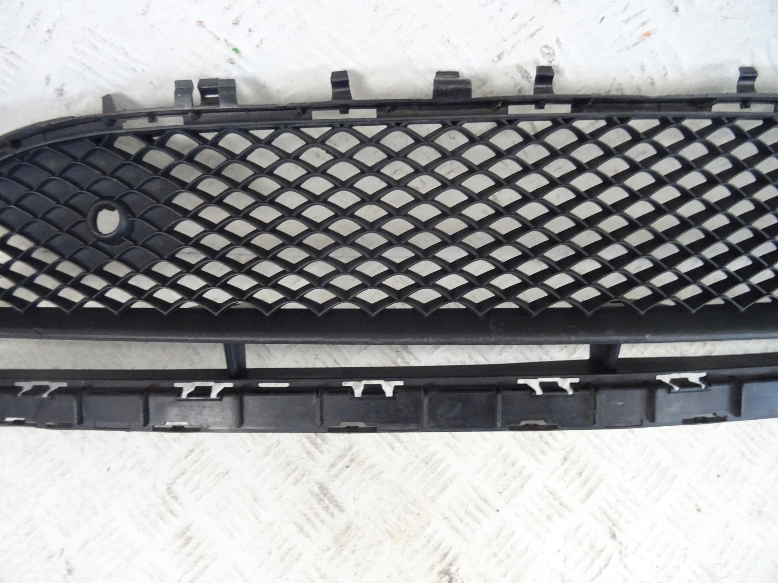 grid of a bumper front front central MERCEDES W213 A2138856900