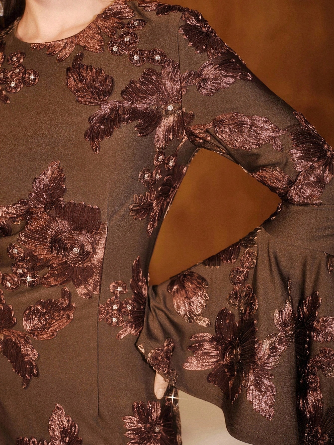 Šaty Syrena Hnědá Maxi S Rozevřeným Rukávem Anewsta M