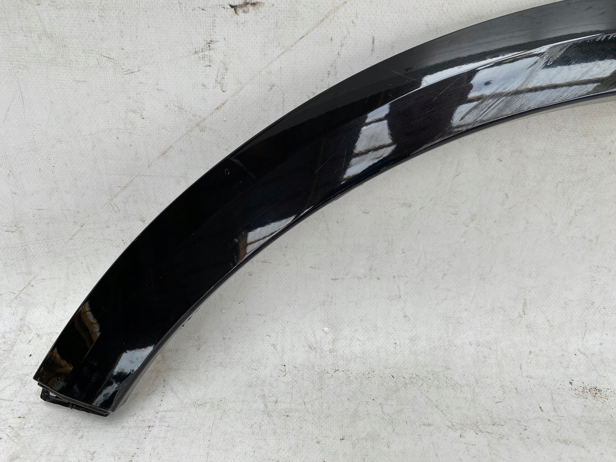 RENAULT MEGANE V E-TECH 24- lišta blatníku levý předek 638139360R