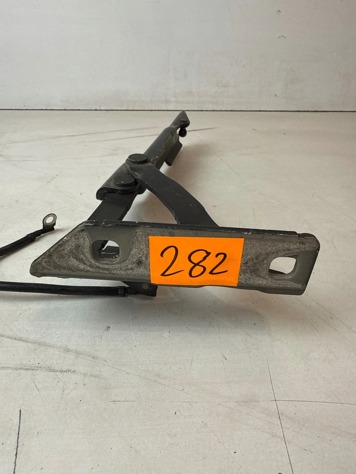 hinge bonnets front front right BMW 5 E60