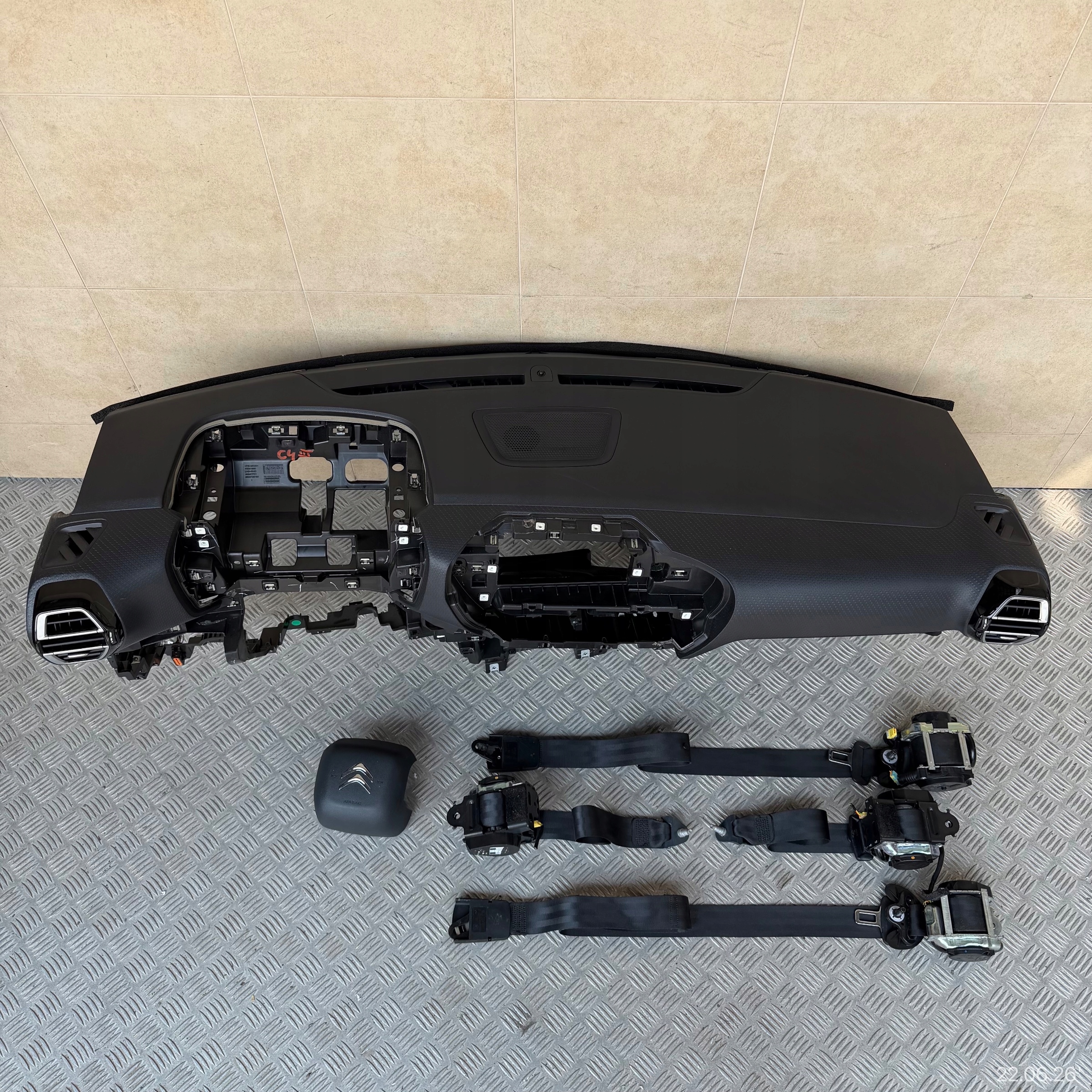 dashboard complete airbag console tension belts cockpit CITROEN C4 III 2024 ROK
