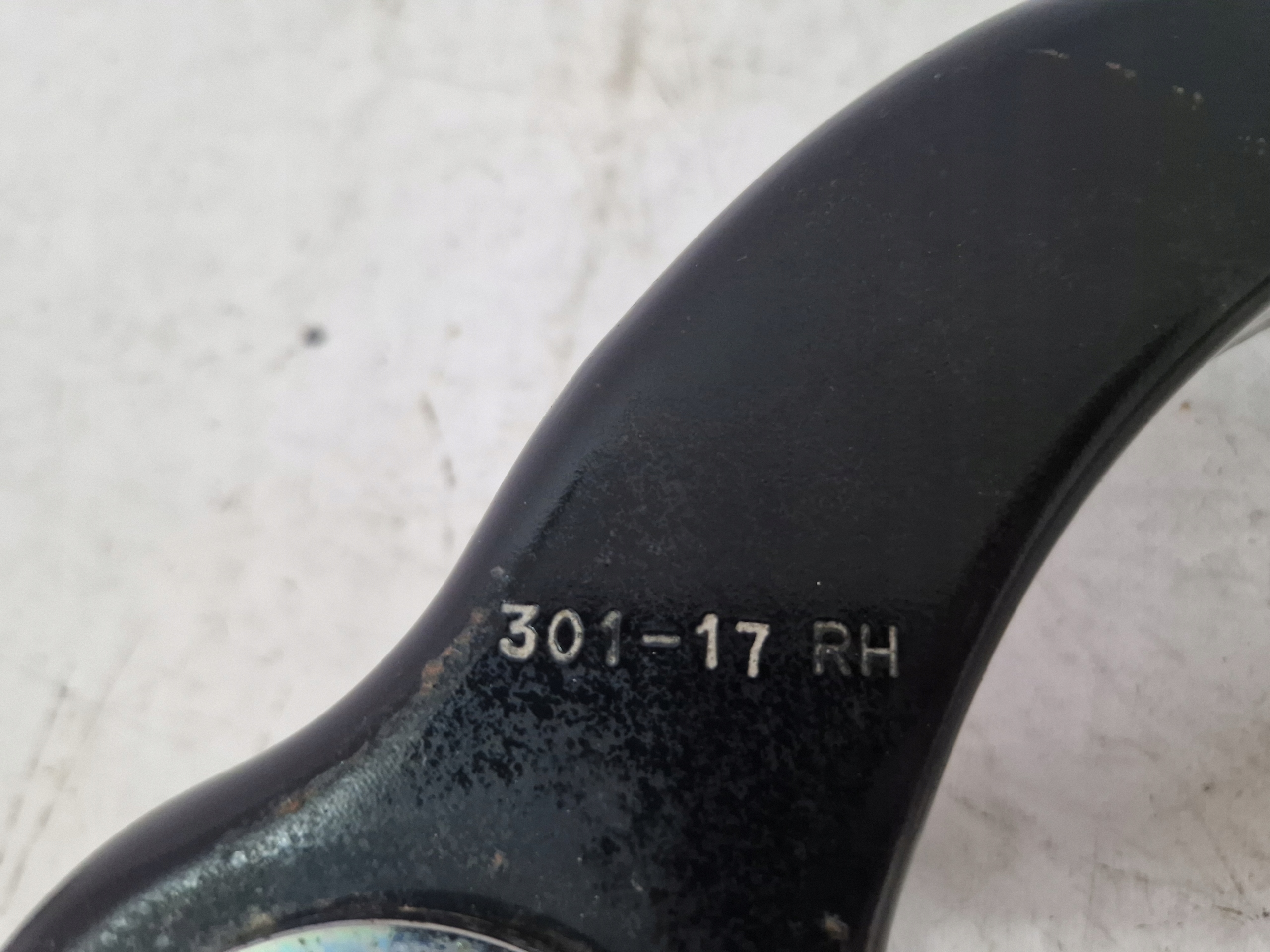 Dodge Durango Jeep Grand Cherokee WK2 68282329AA arm front upper right