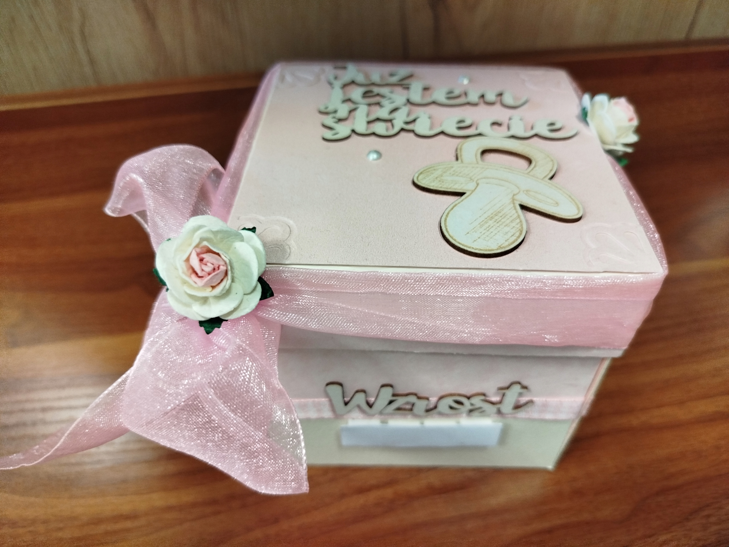 Přání ručně vyráběný box k narození dítěte pro dívku