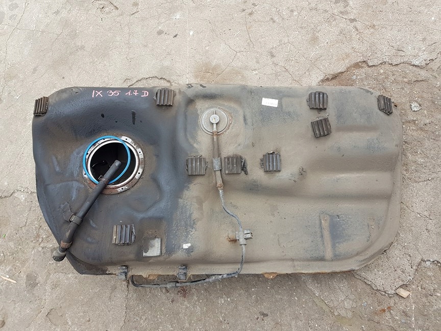 HYUNDAI IX35 SPORTAGE III ТОПЛИВНЫЙ БАК 1,7 CRDI