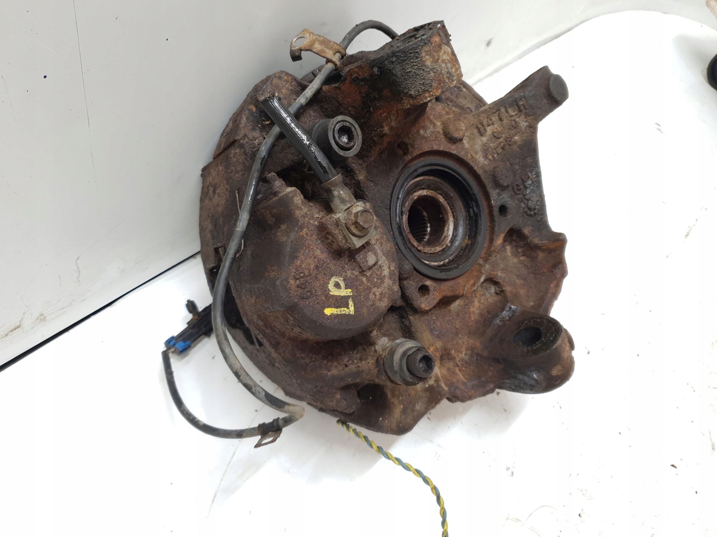 поворотный кулак, цапфа левый перед Chevrolet ASTRO 4.3