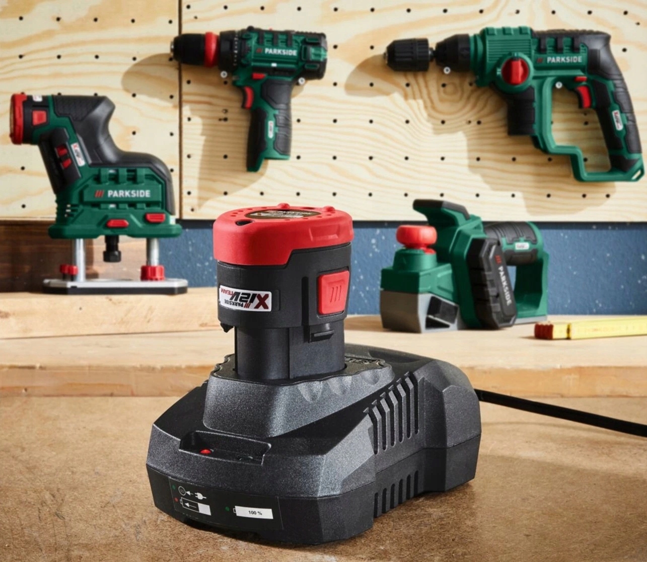 АККУМУЛЯТОР + ЗАРЯДНИЙ ПРИСТРІЙ PARKSIDE 2Ah 12V КОМПЛЕКТ 2022р Серія X12V TEAM