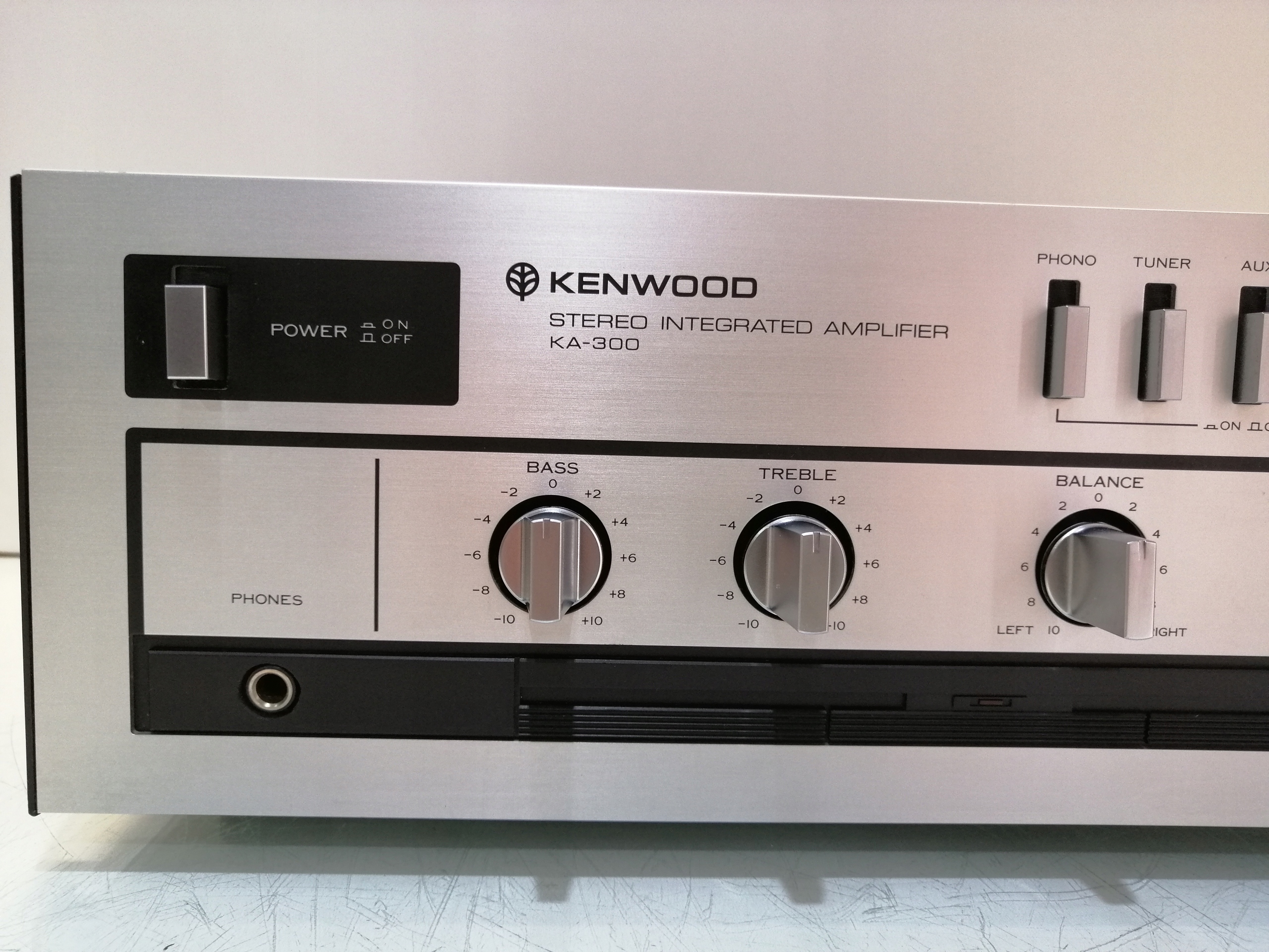 WZMACNIACZ KENWOOD KA-300 Marka Kenwood