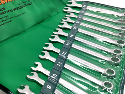 KLUCZE PLASKO OCZKOWE ZESTAW KLUCZY 12el 8 22mm Weight with packaging 3 kg