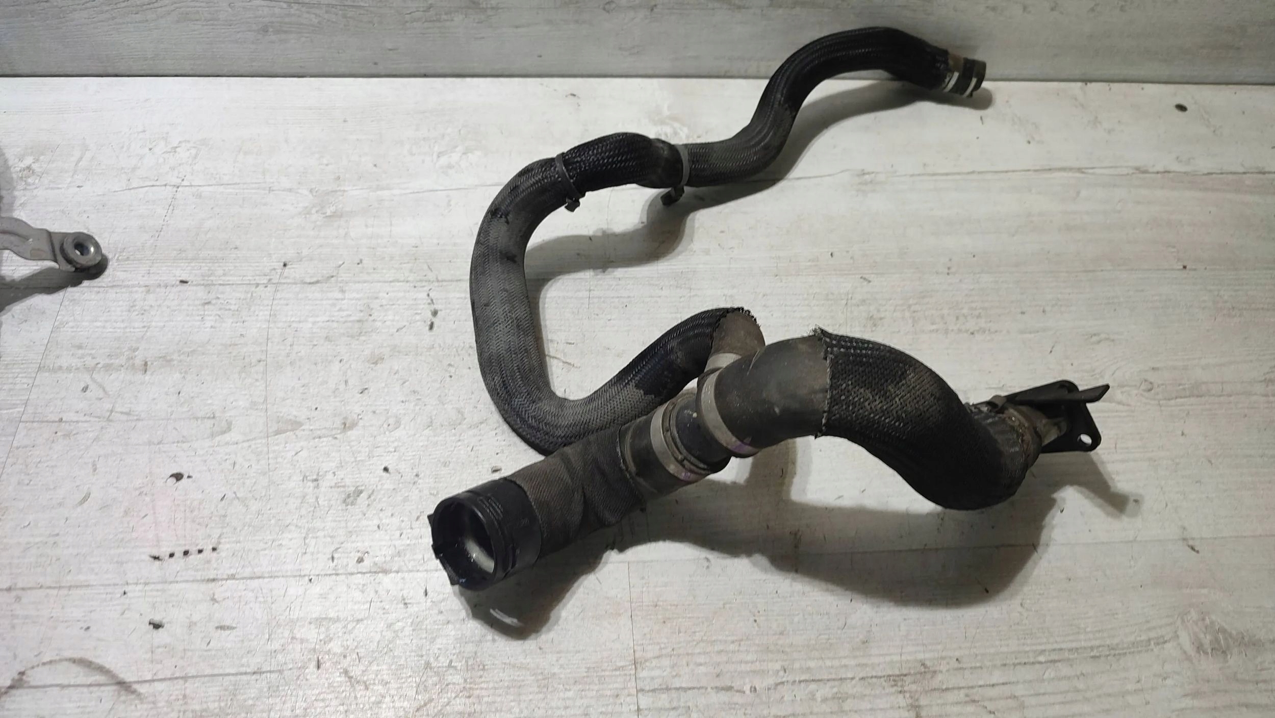 Jeep Cherokee 2015 wiring / hose radiator