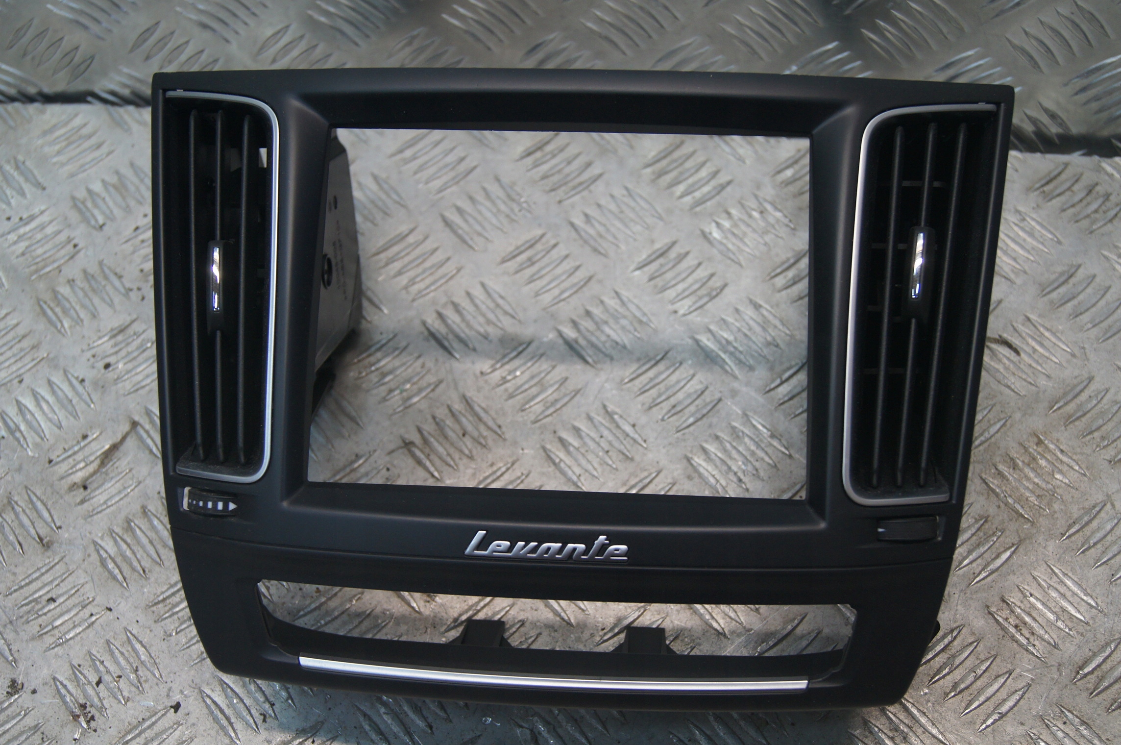 6700749220 - Maserati Levante Вентиляционные Решетки Рамка Декор