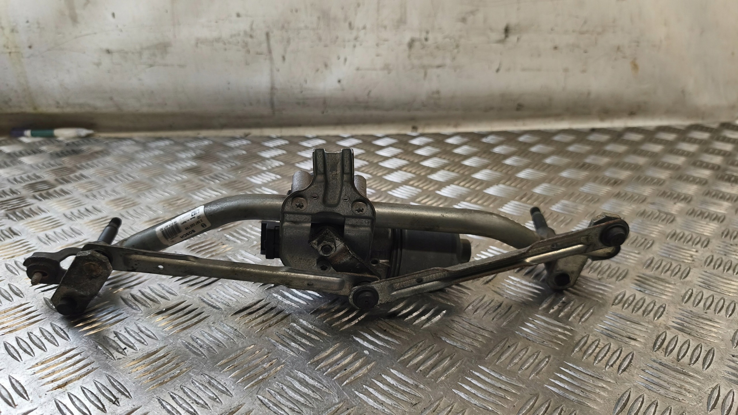 Wischergestänge PEUGEOT 207 1.4D 2007r 0390241540