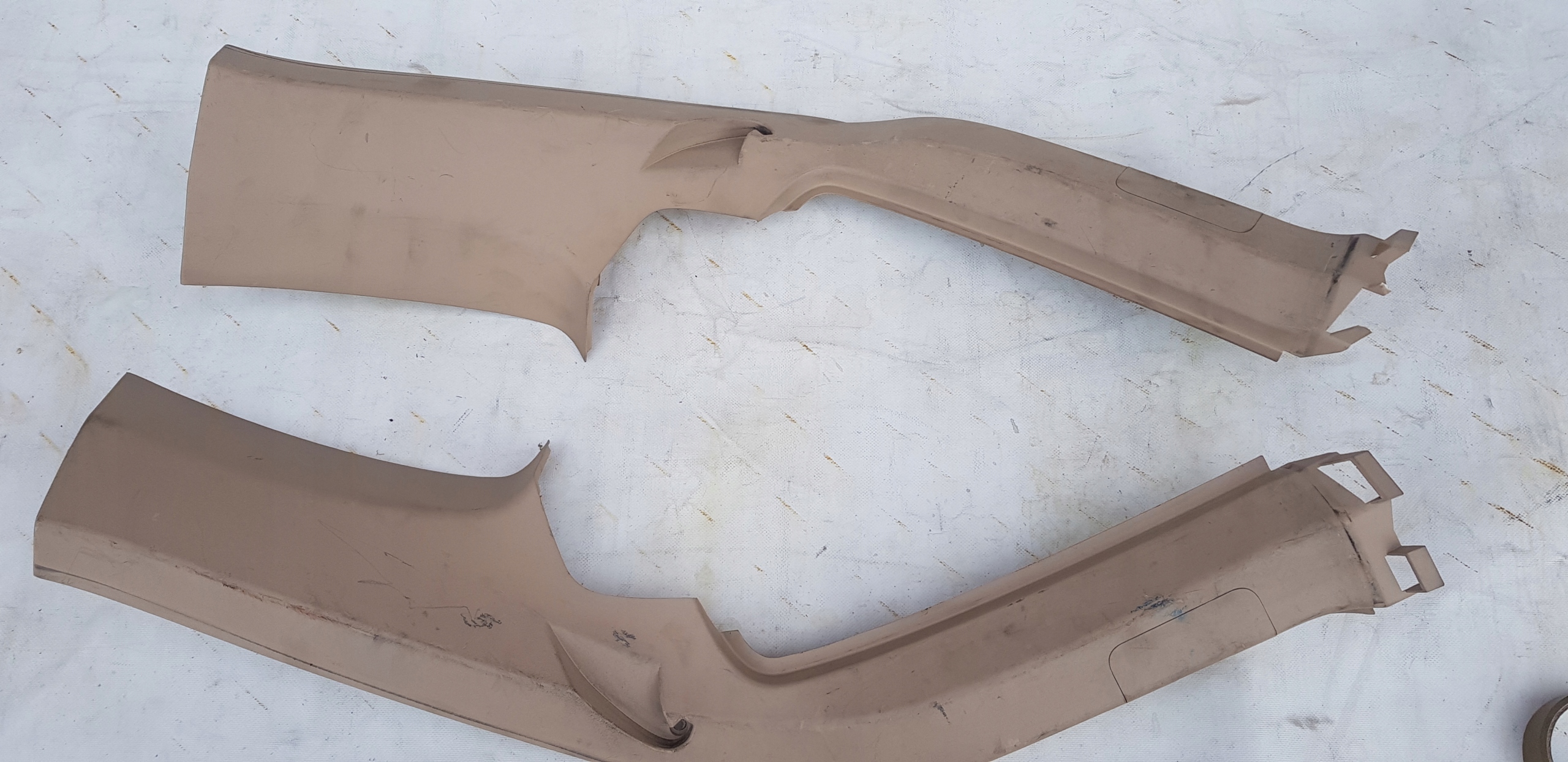 BMW x5 E53 plastic holder boot ROLETY left