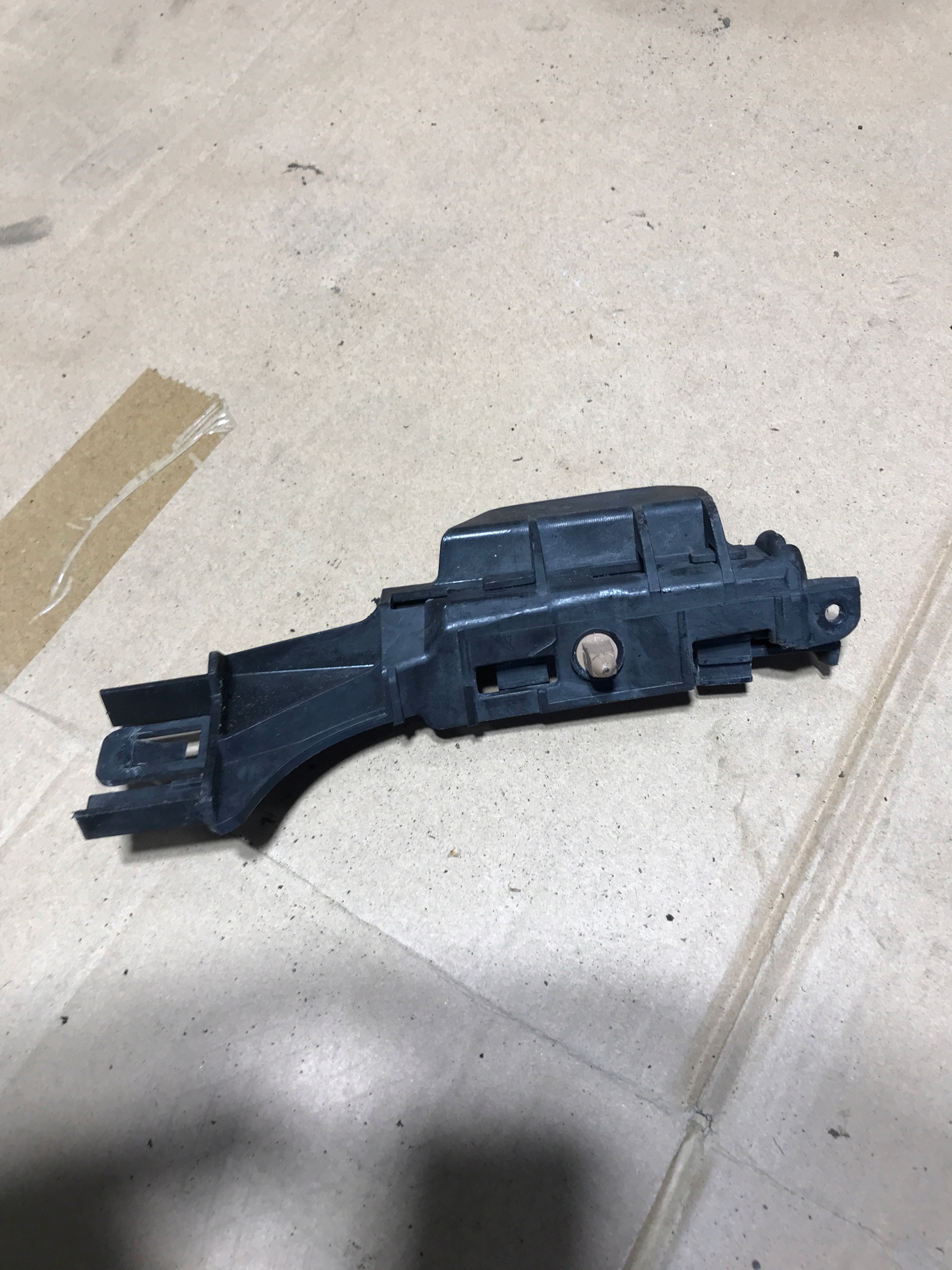 bumper bracket left rear part AUDI A5 COUPE 8T0807889