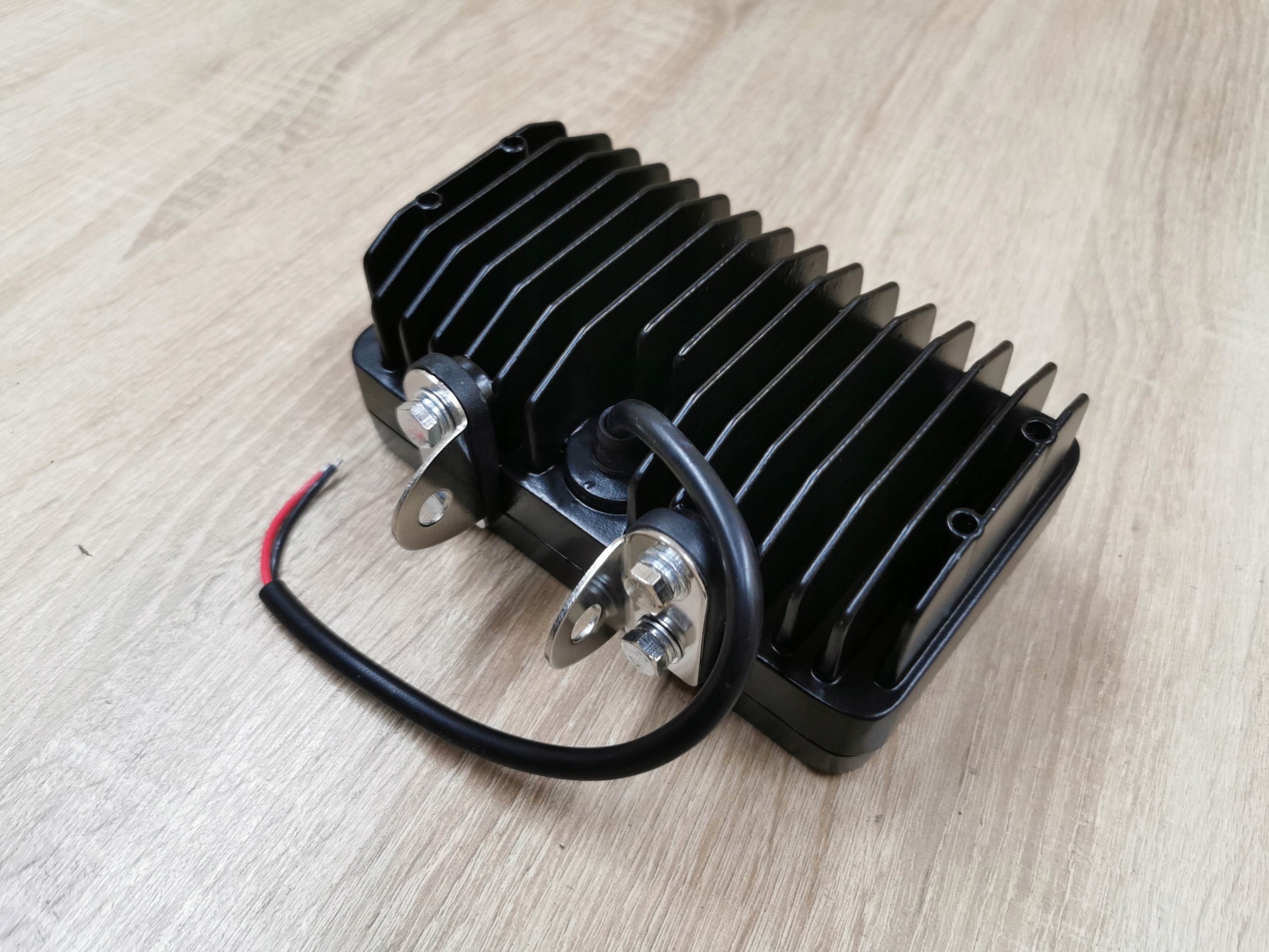 Lampa robocza 15x LED 12 24V wlacznik 45W 3375LM Light Source LED