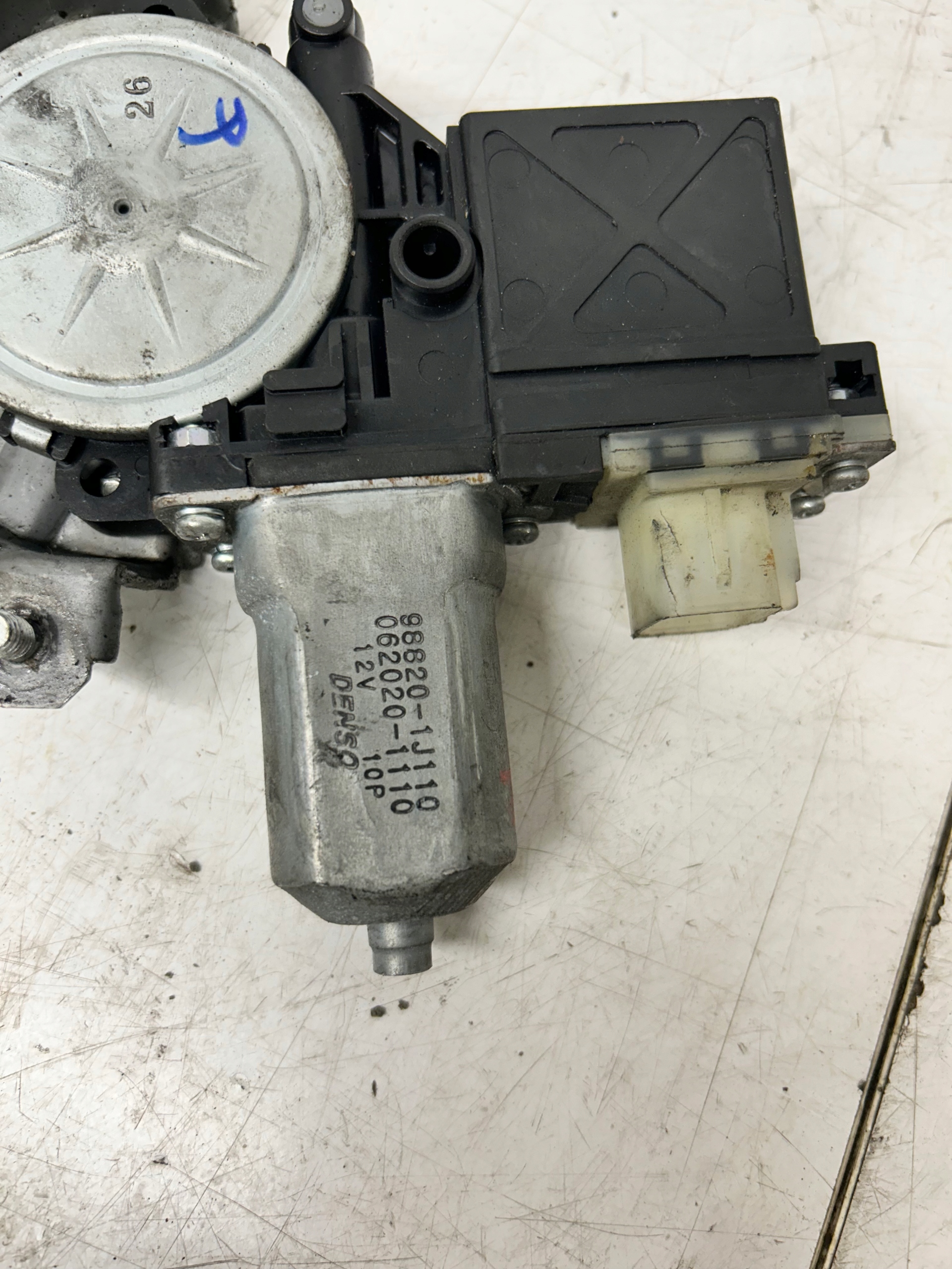 HYUNDAI I20 LIFT window regulator right front 2012