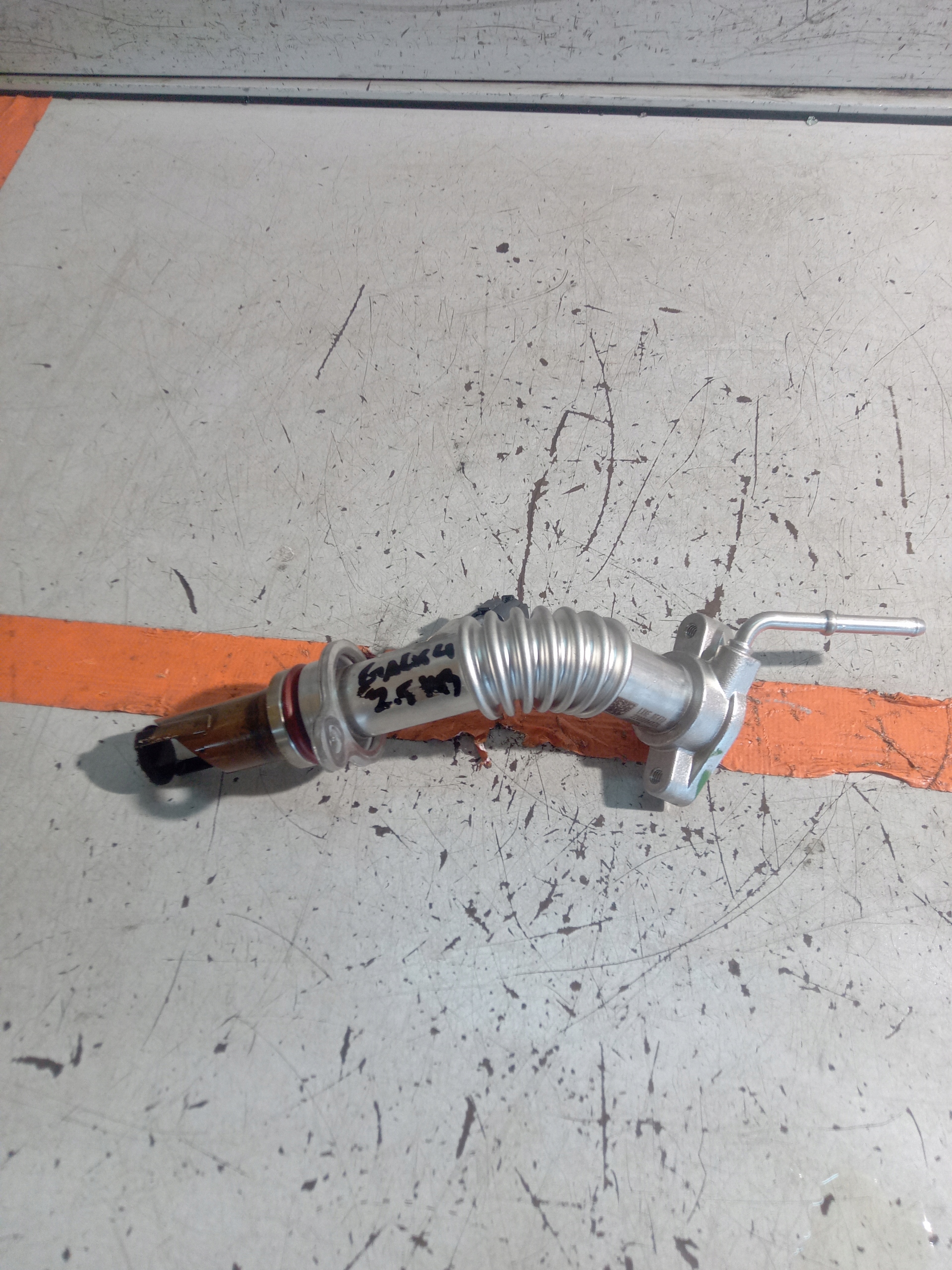 LX6E-9E470-AB - FORD GALAXY MK4 ТРУБКА КАБЕЛЬ EGR 2.5