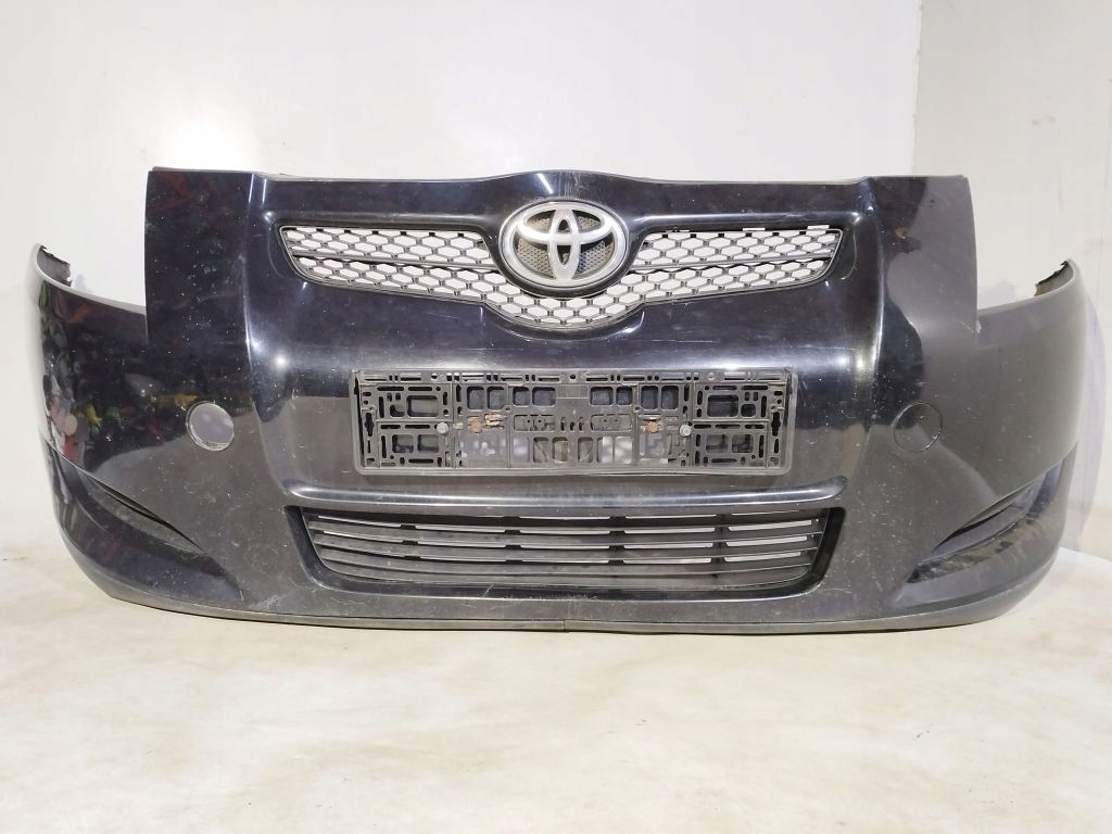 Toyota Auris a nárazník předek přední 209