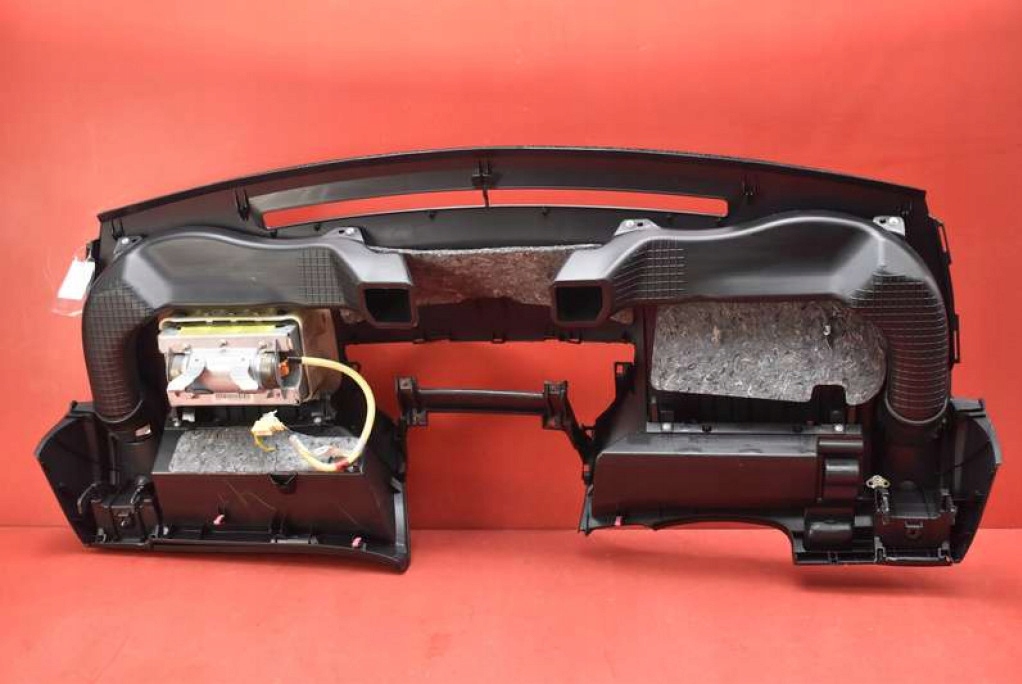 dashboard instrument panel console cockpit airbag EU TOYOTA YARIS 2 II 05-09