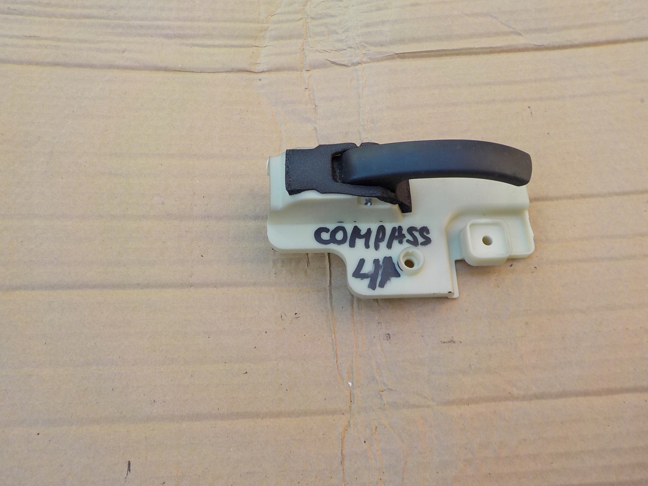 ручка двери внутренняя левая передняя Compass и 2007r