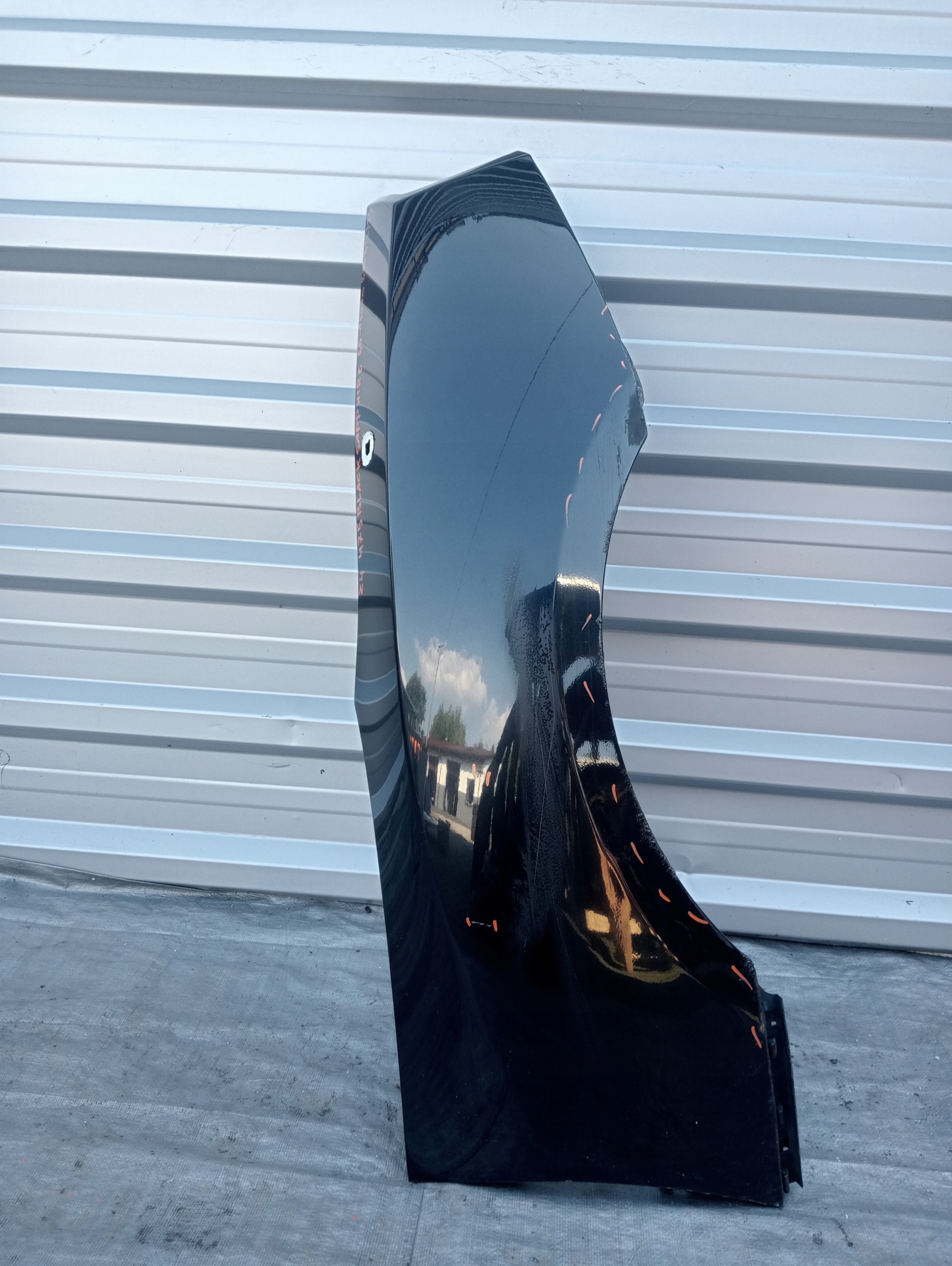 КРИЛО ПРАВИЙ ПЕРЕД Z4 E85