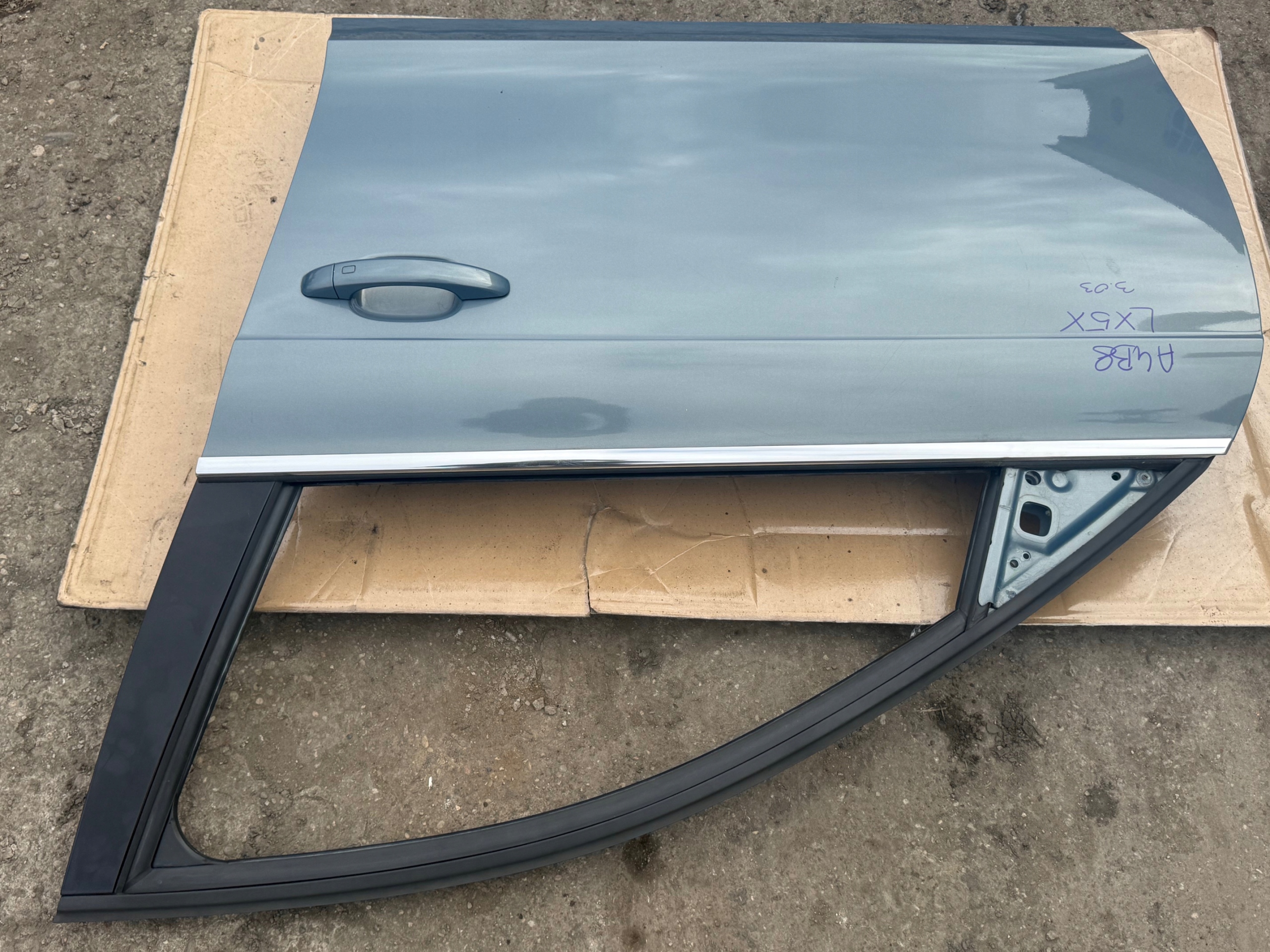 AUDI A4 B8 door left front left front LX5X