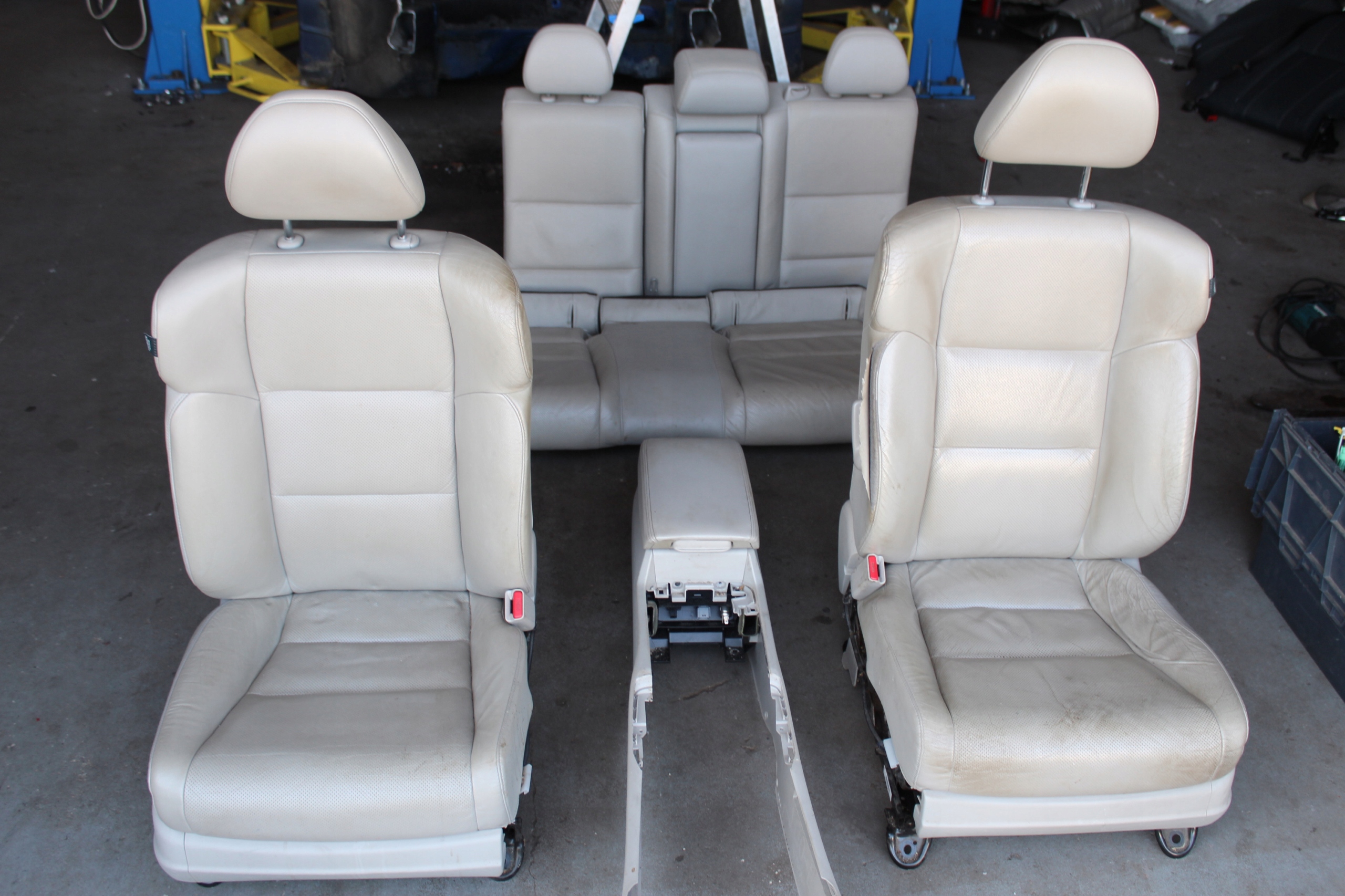 FOTELE SKÓRY HONDA ACCORD VIII SEDAN EUROPA