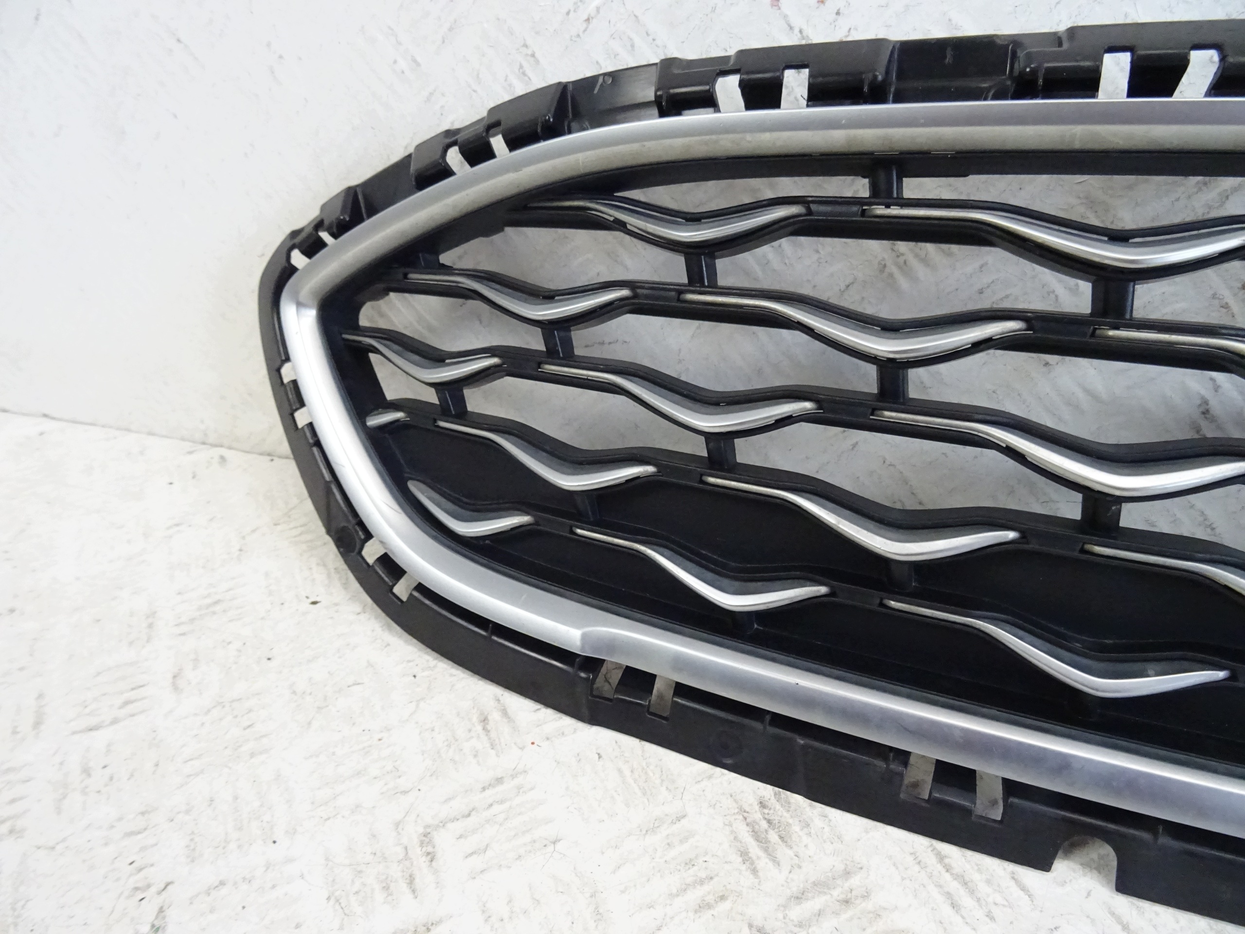 grill grille front front FORD FIESTA MK8 H1BB-8B271-E1