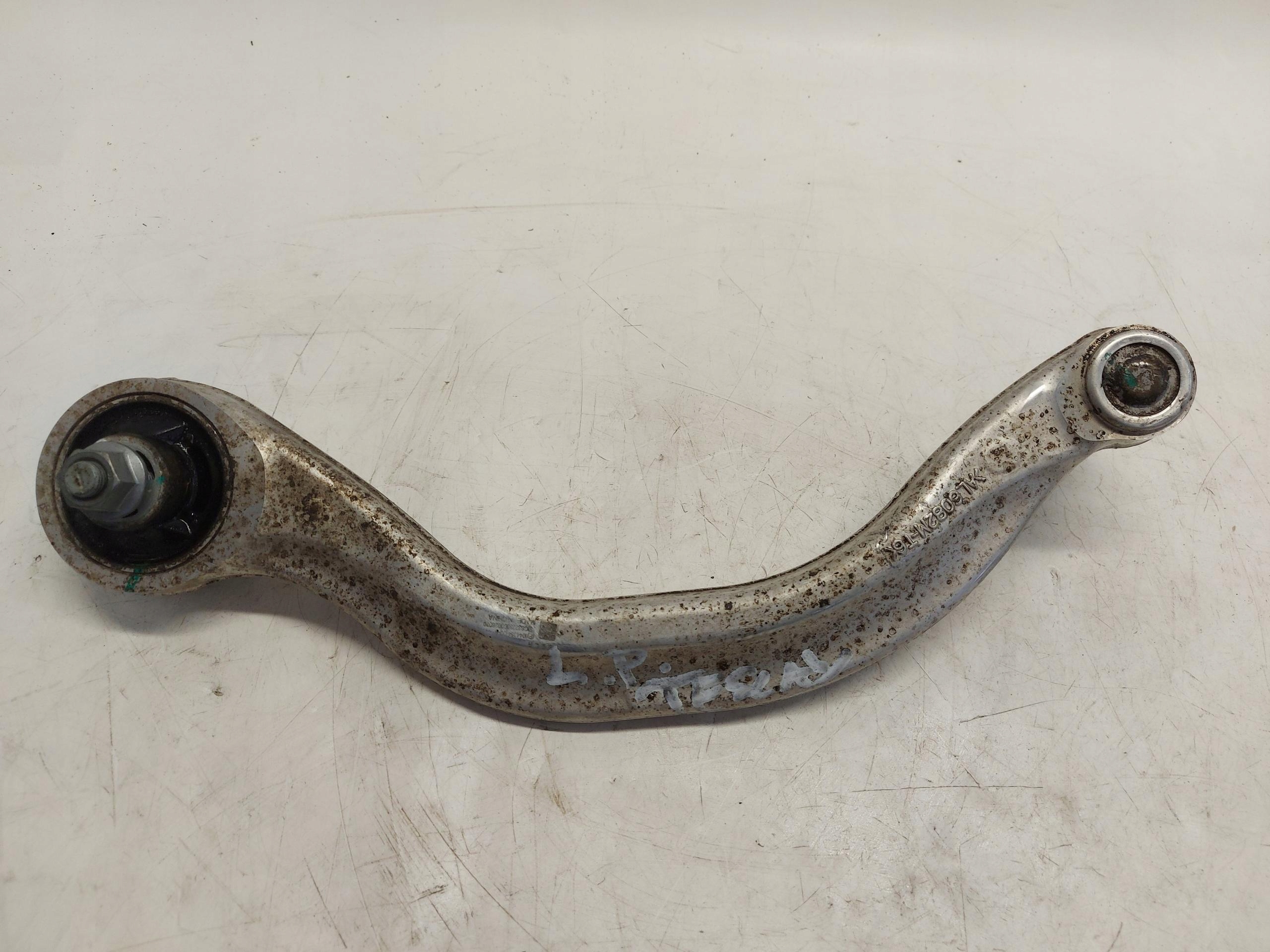TESLA MODEL Y 2022r arm right front front oryg 1044354-00-a