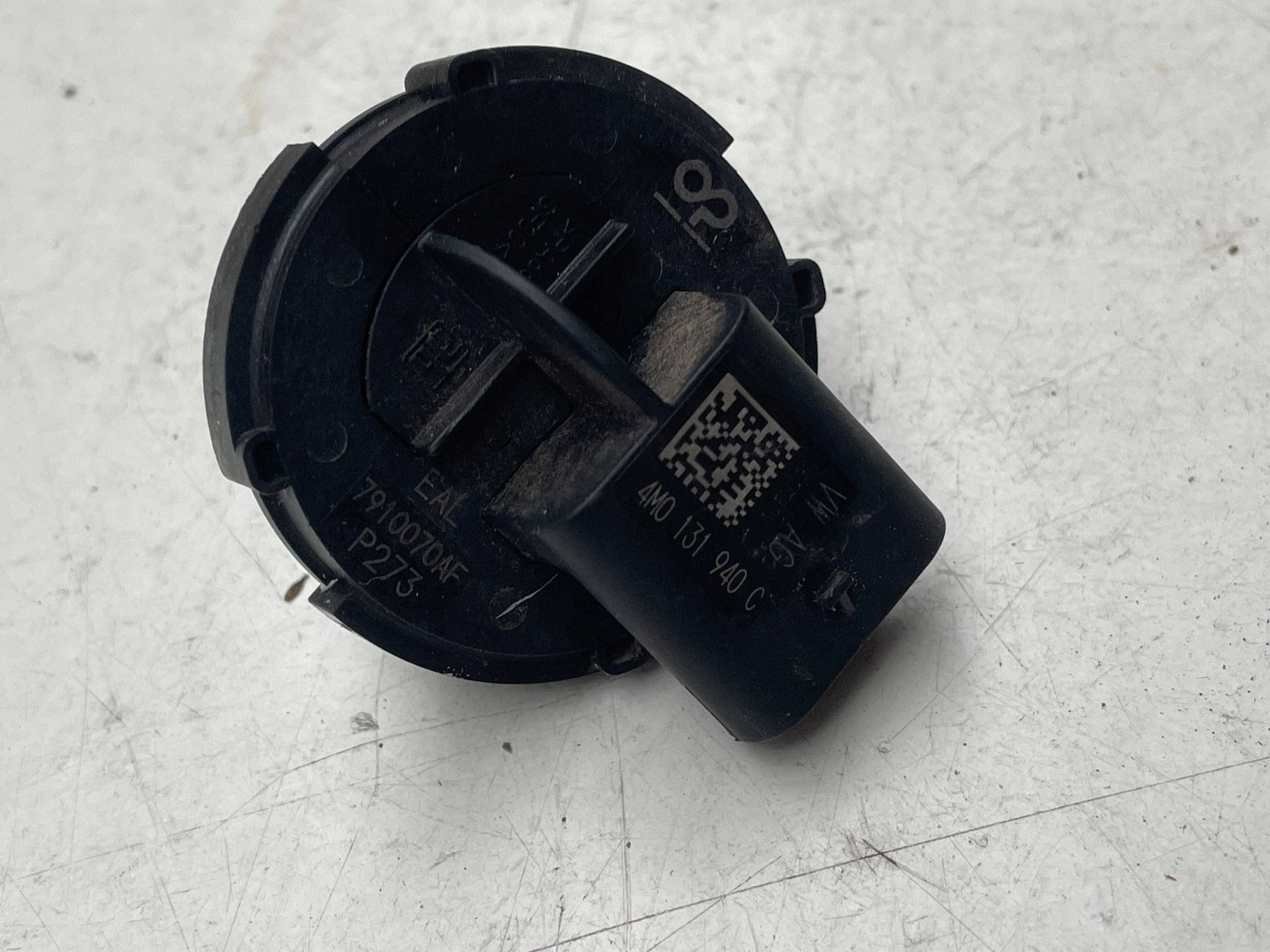 Sensor ADBLUE Original Audi A4 B9 4M0131940C !J