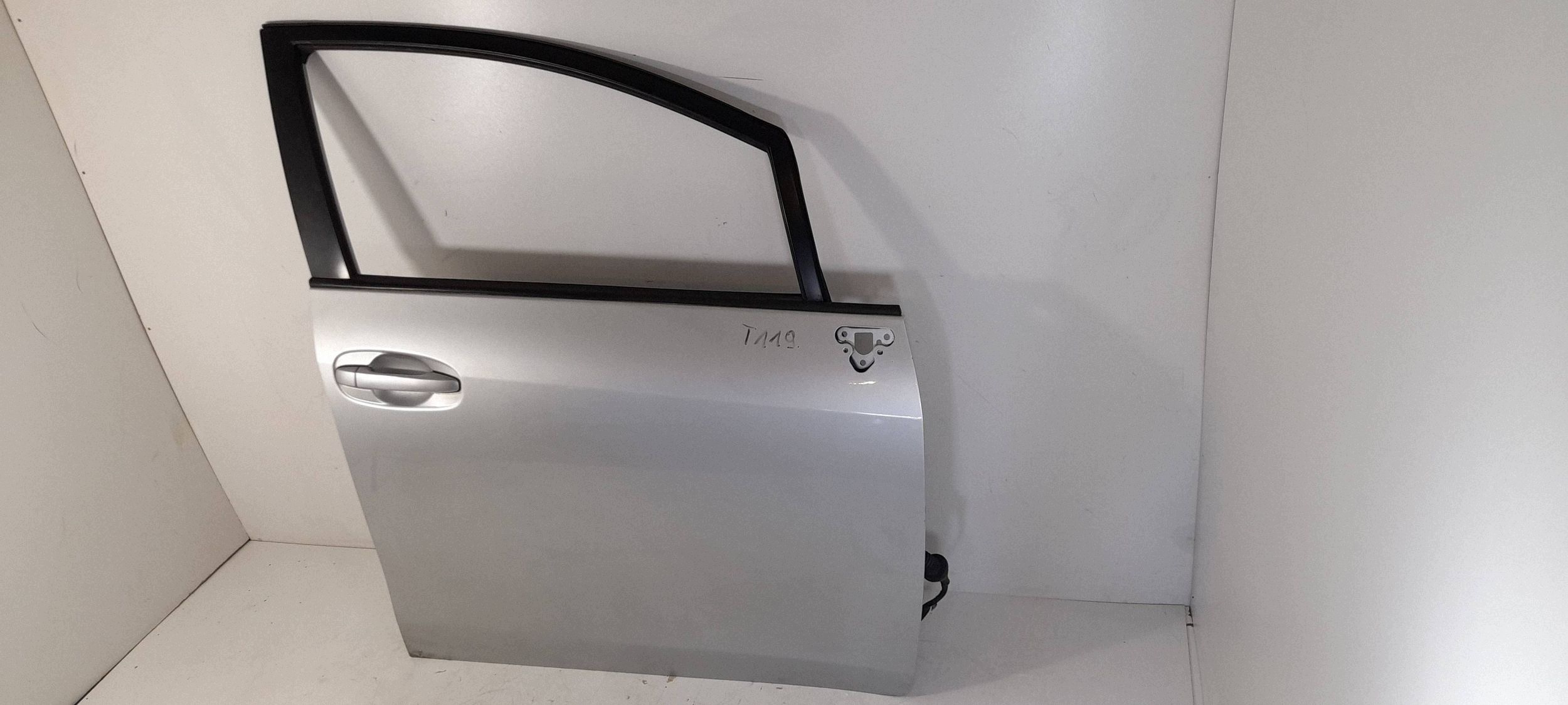 Toyota Verso door front right (T119)