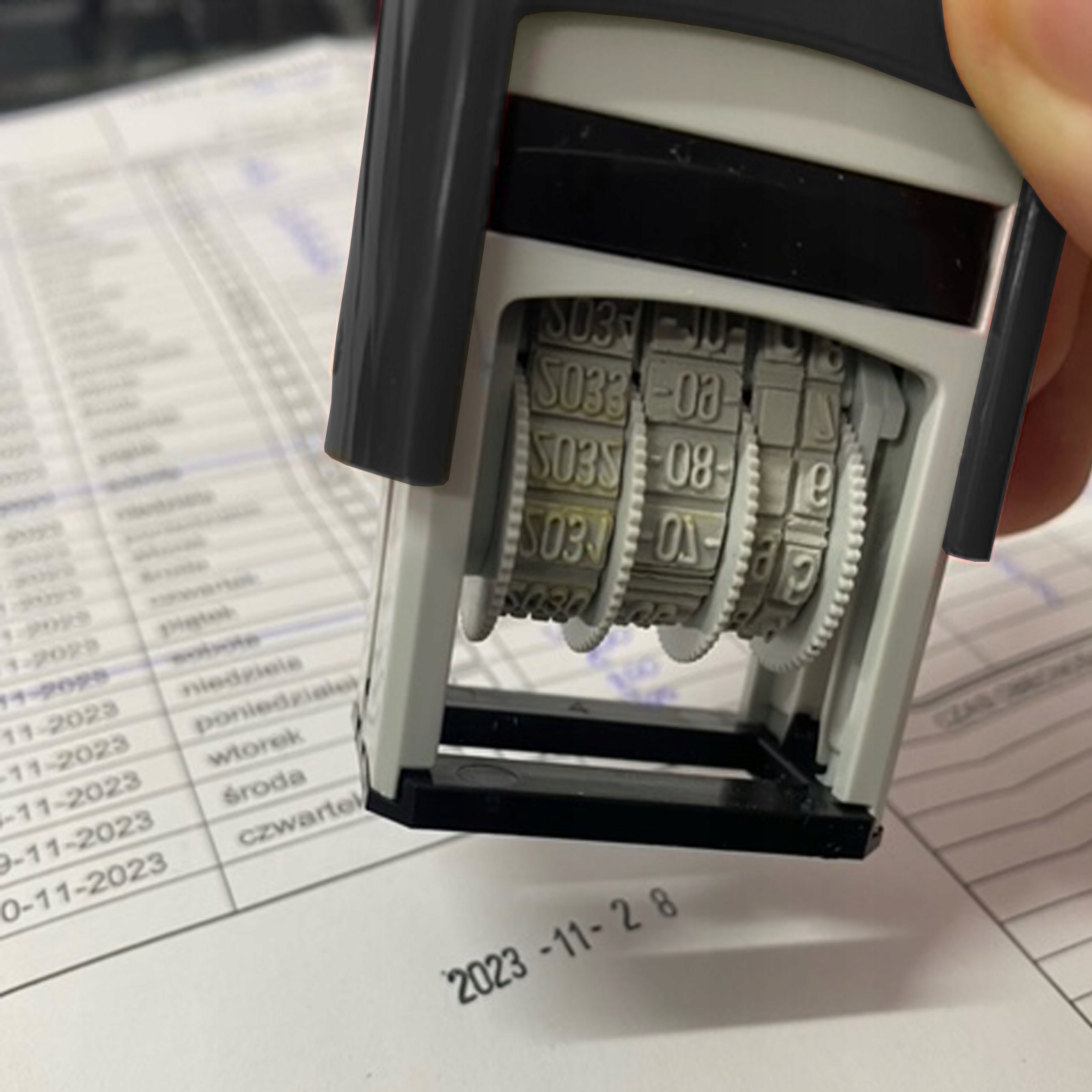 PIECZĄTKA DATOWNIK WAGRAF DATUŚ CYFRA DATA ROK MIESIĄC DZIEŃ CZARNY Wysokość cyfr [mm] 4 mm