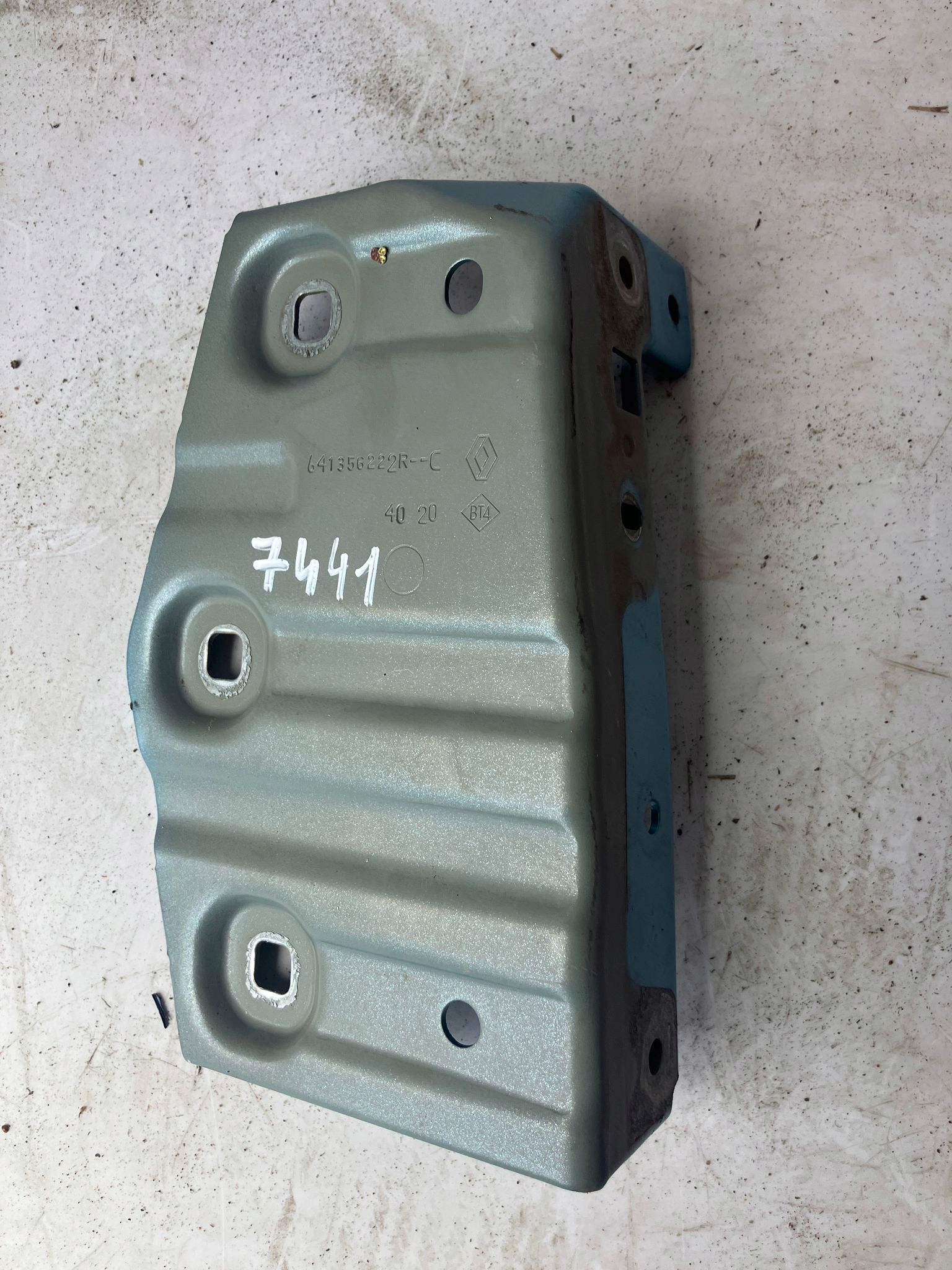 staffa parafango sinistro CAPTUR II 641356222R